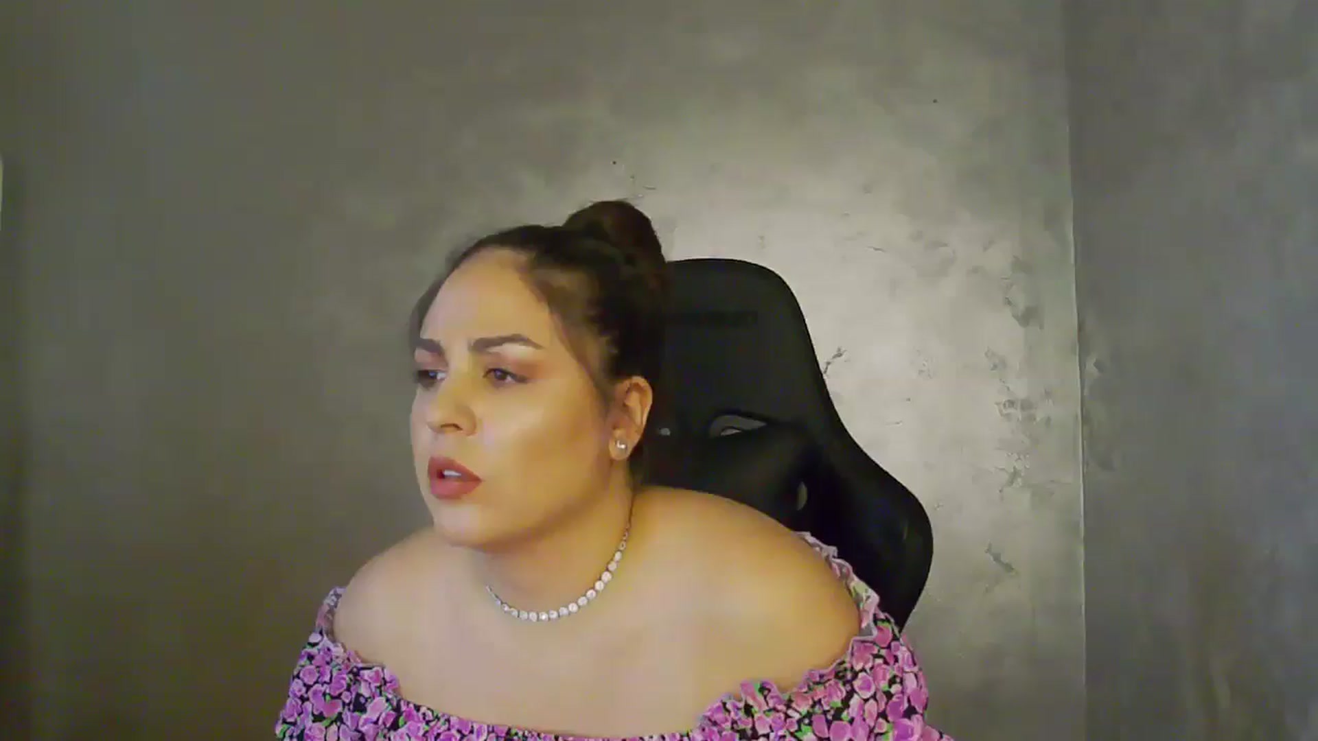 Gallery image thumbnail from NotVanilla's myfreecams stream on, 07/10/2025, 22:21 image 19 of 20