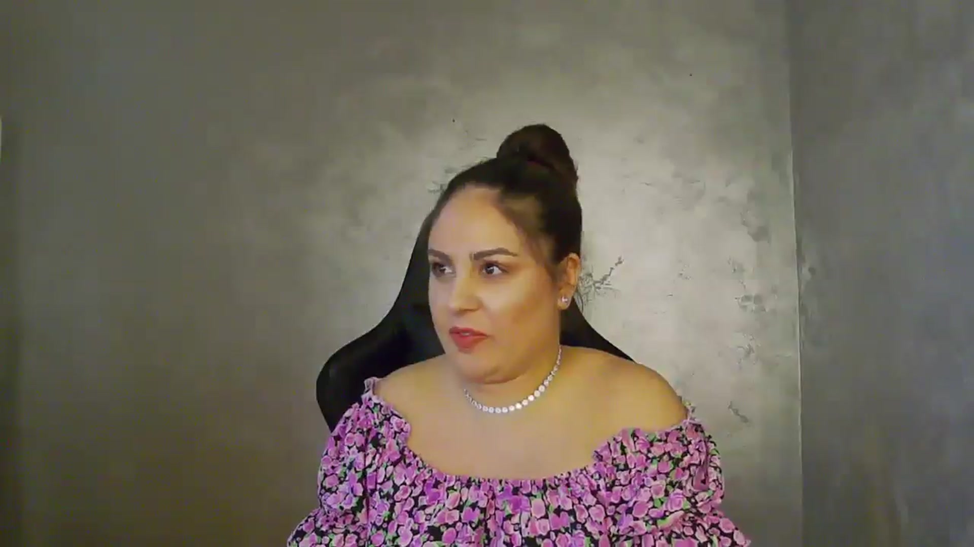 Gallery image thumbnail from NotVanilla's myfreecams stream on, 07/10/2025, 22:21 image 7 of 20