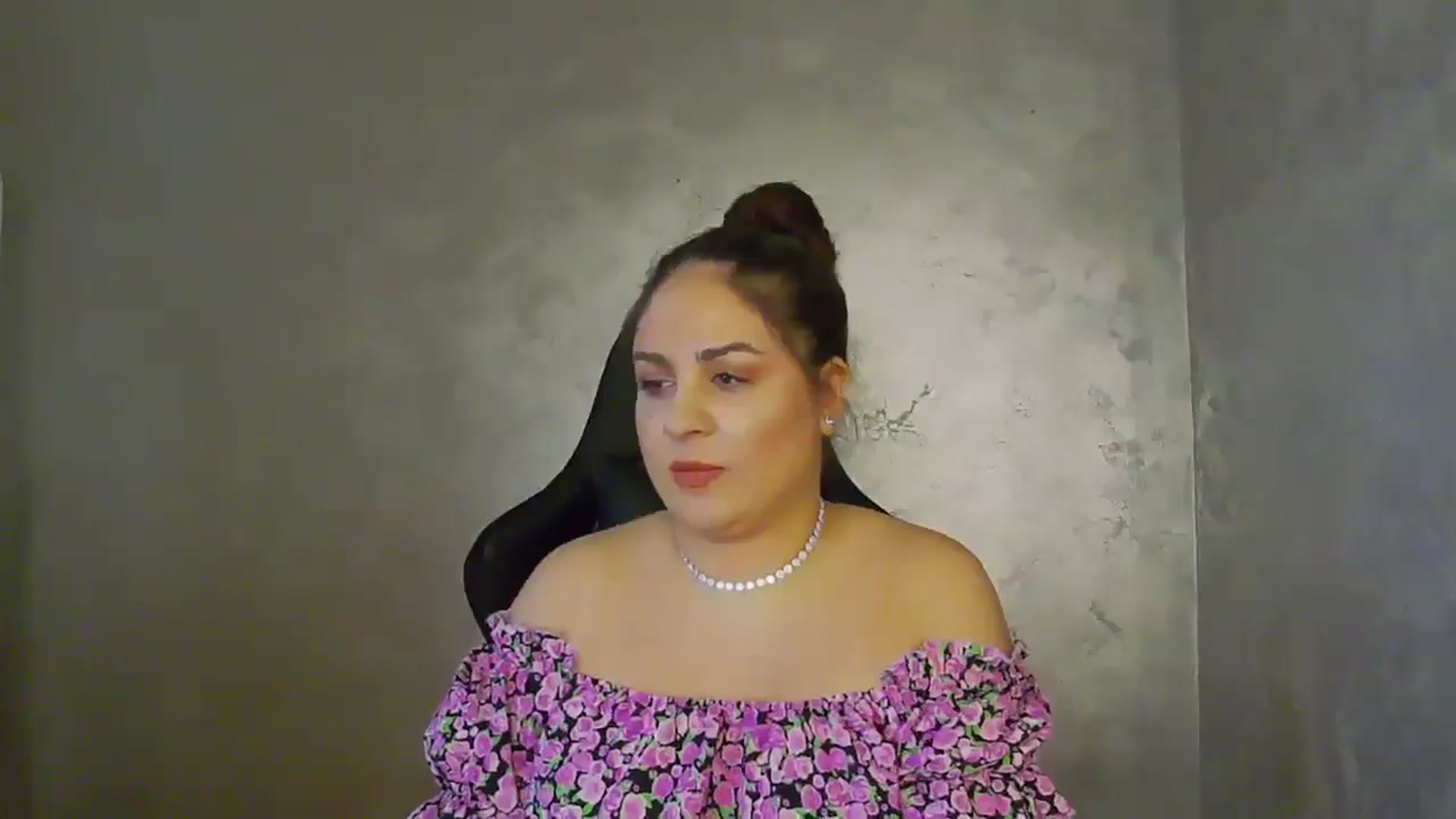 Gallery image thumbnail from NotVanilla's myfreecams stream on, 07/10/2025, 22:21 image 16 of 20