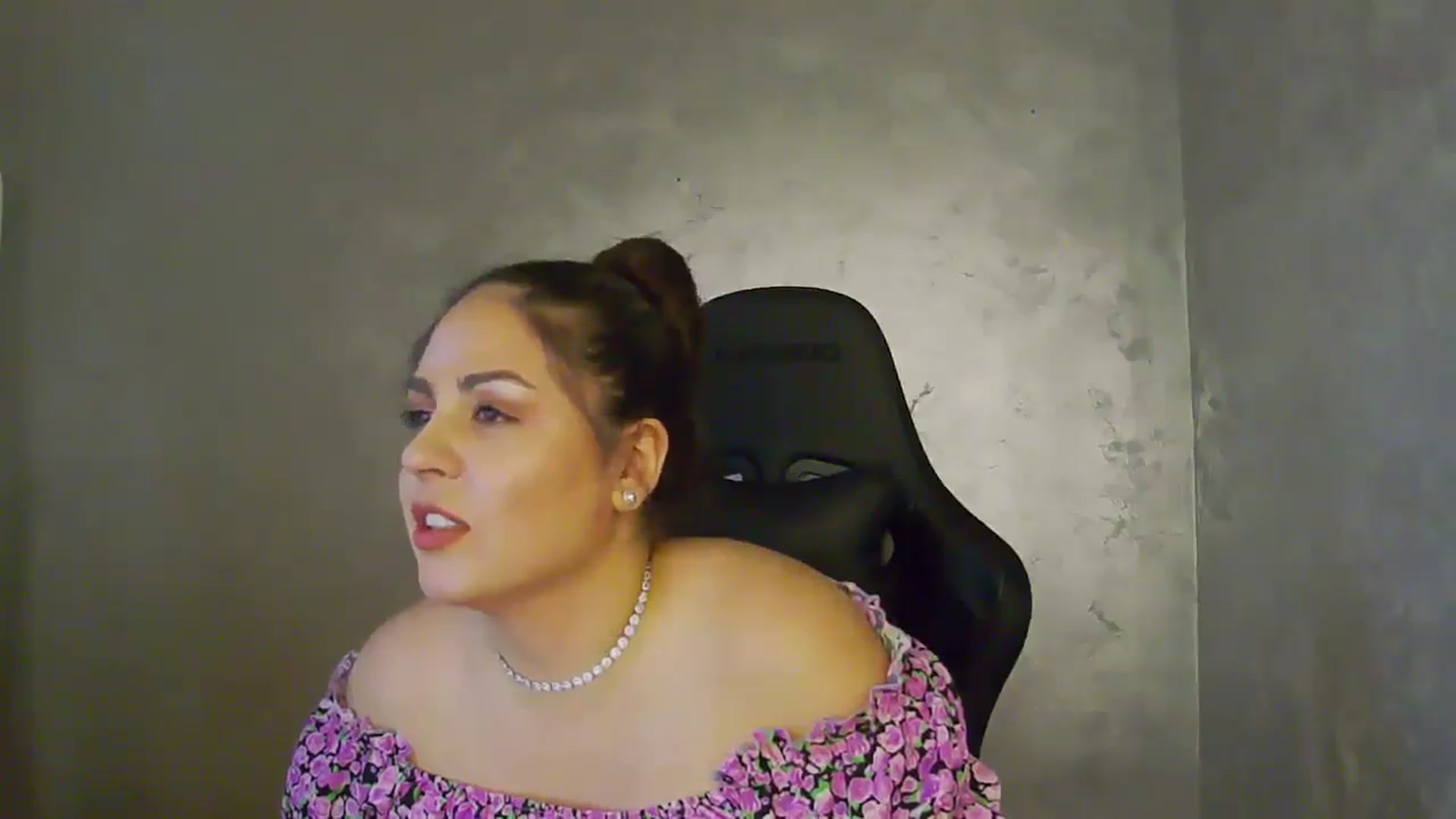 Gallery image thumbnail from NotVanilla's myfreecams stream on, 07/10/2025, 22:21 image 20 of 20
