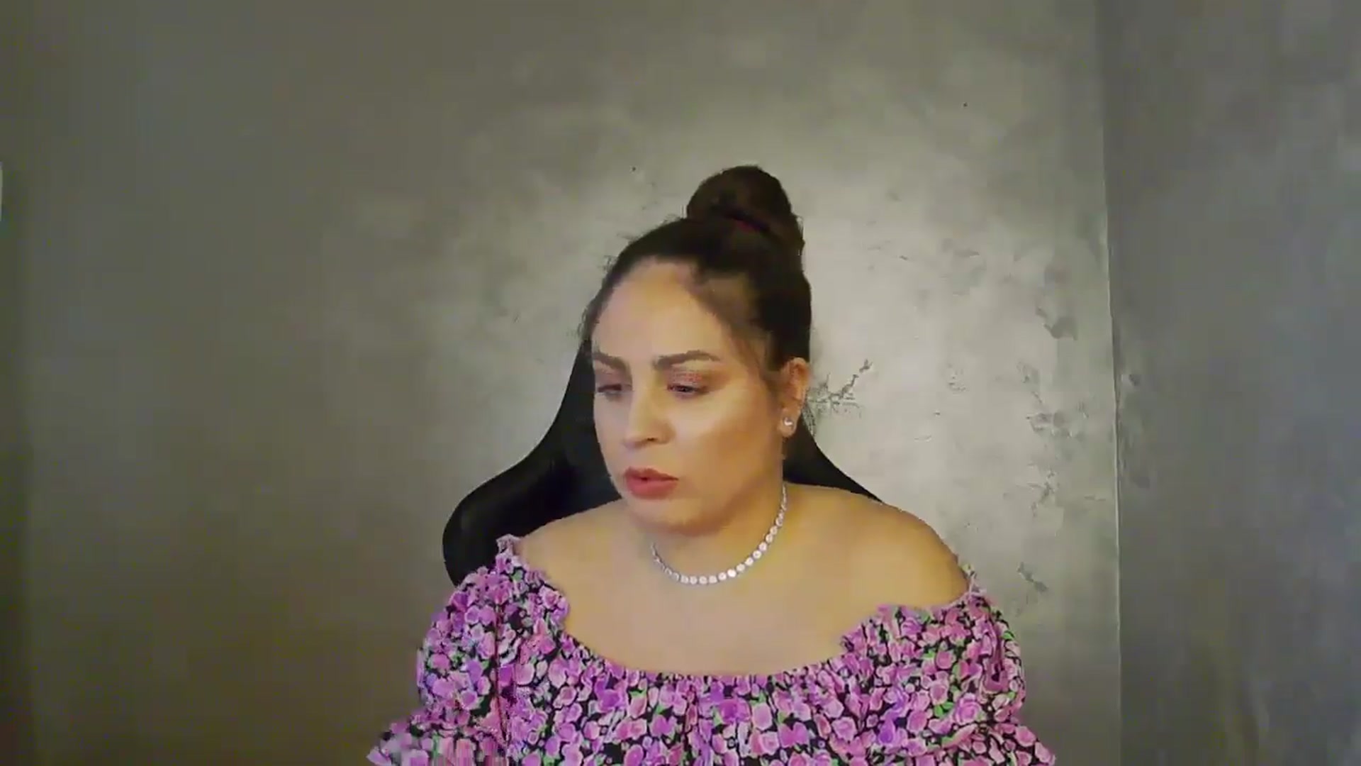 Gallery image thumbnail from NotVanilla's myfreecams stream on, 07/10/2025, 22:21 image 6 of 20