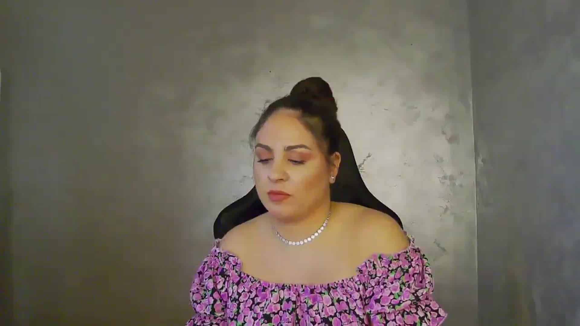 Gallery image thumbnail from NotVanilla's myfreecams stream on, 07/10/2025, 22:21 image 3 of 20