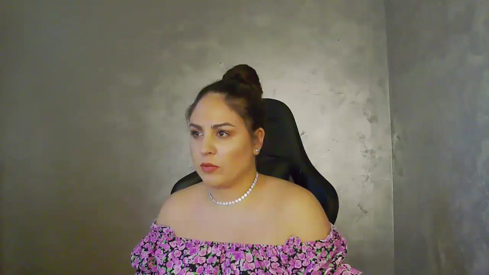 Gallery image thumbnail from NotVanilla's myfreecams stream on, 07/10/2025, 23:18 image 10 of 20