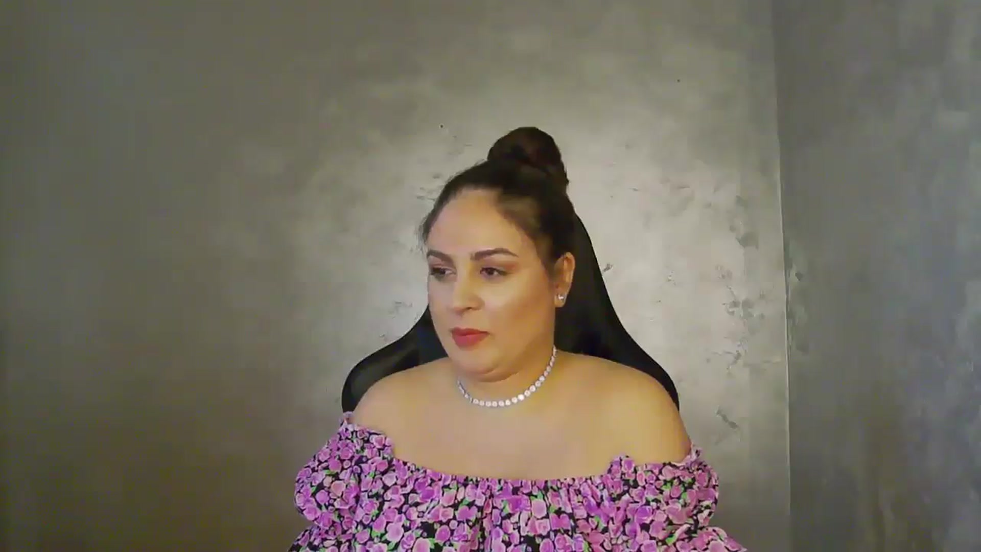Gallery image thumbnail from NotVanilla's myfreecams stream on, 07/10/2025, 23:18 image 13 of 20