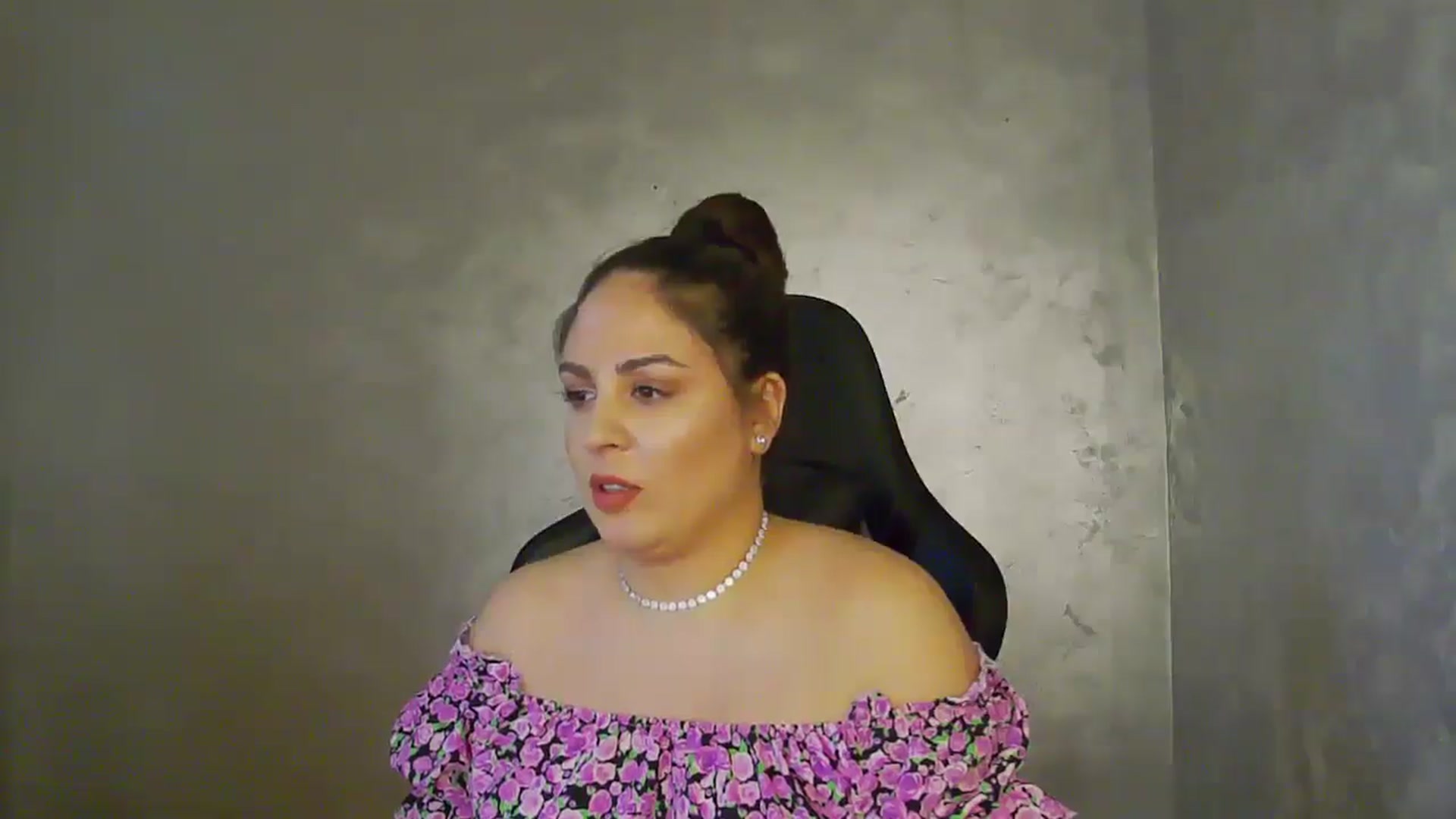 Gallery image thumbnail from NotVanilla's myfreecams stream on, 07/10/2025, 23:18 image 15 of 20