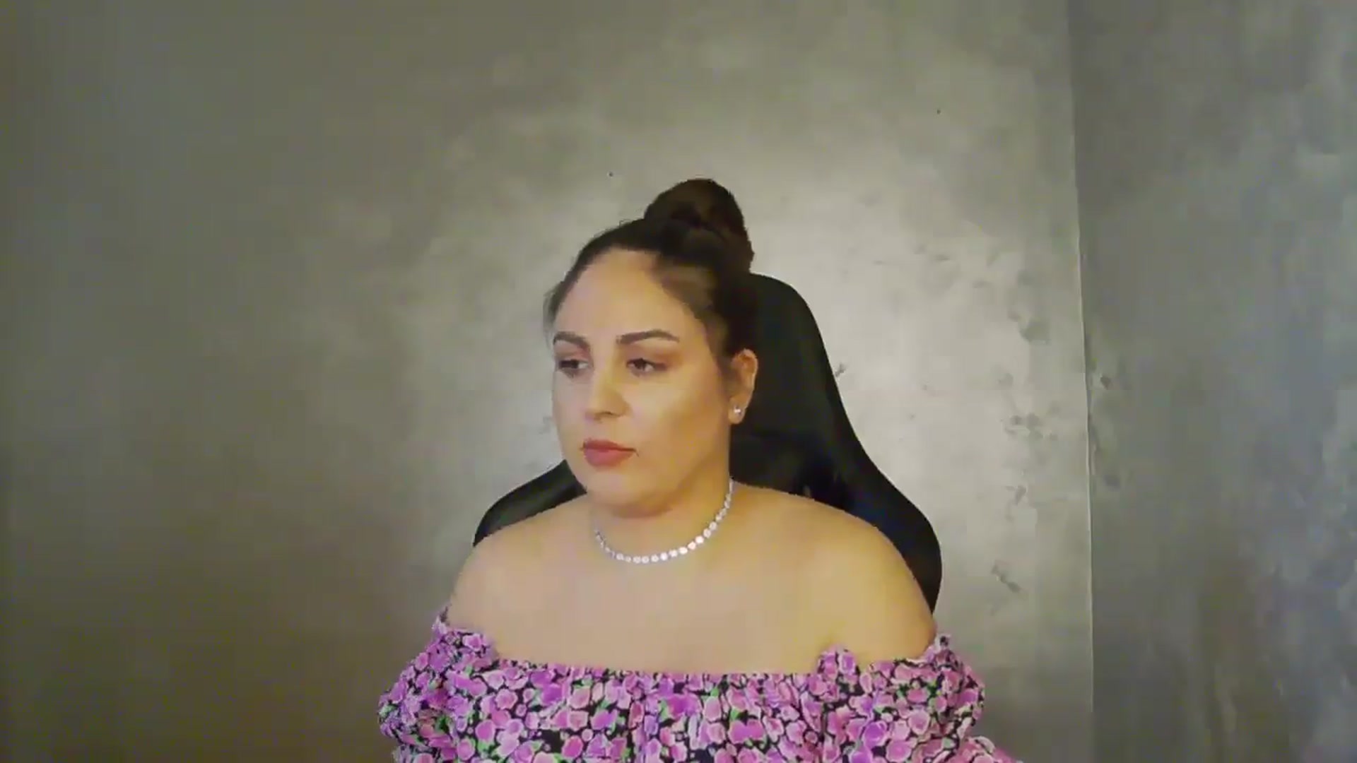 Gallery image thumbnail from NotVanilla's myfreecams stream on, 07/10/2025, 23:18 image 6 of 20