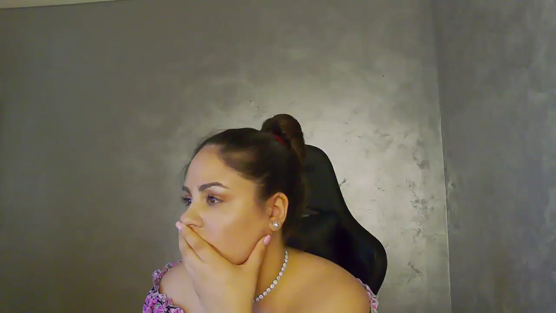 Gallery image thumbnail from NotVanilla's myfreecams stream on, 07/11/2025, 24:10 image 17 of 20