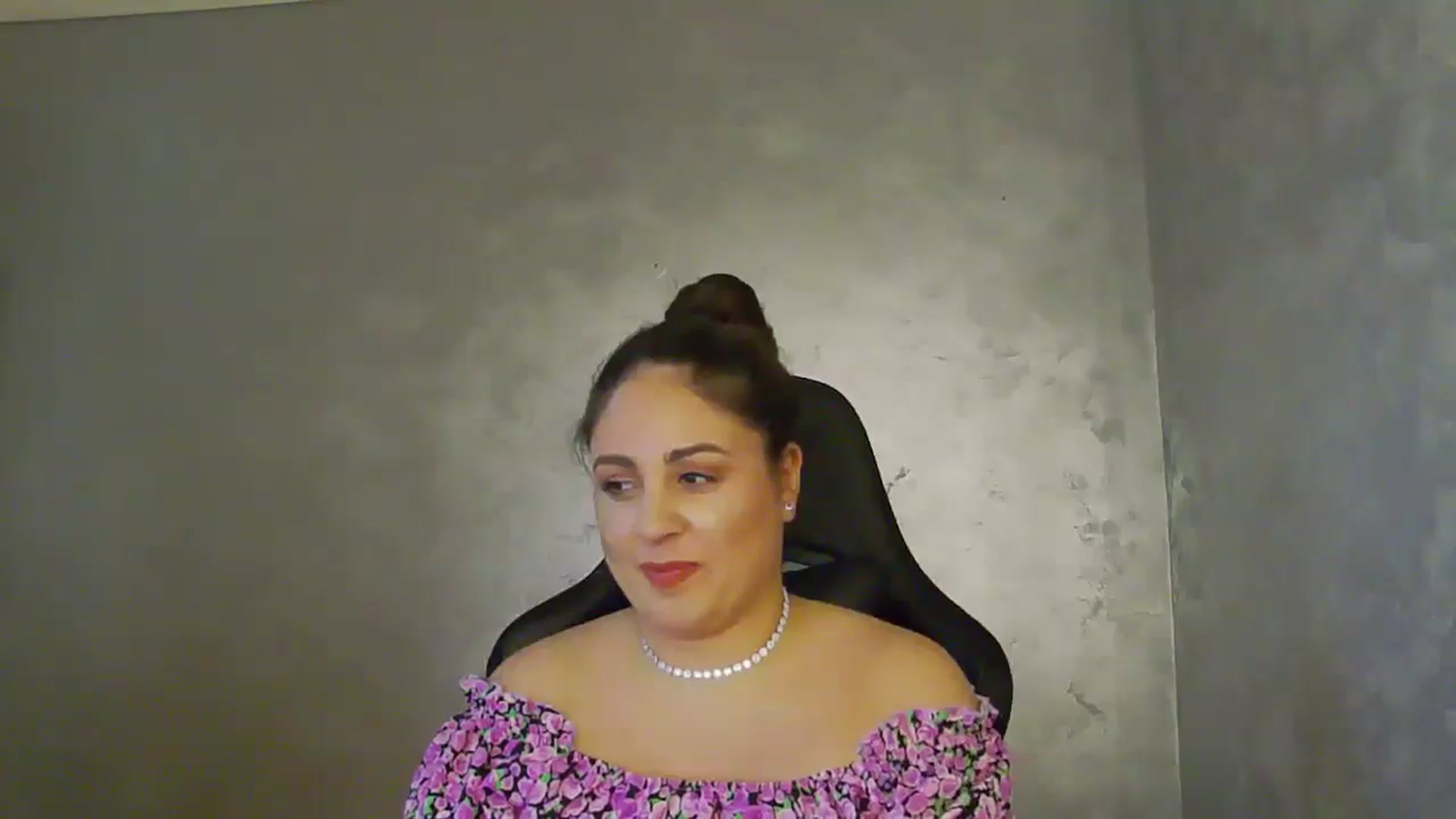 Gallery image thumbnail from NotVanilla's myfreecams stream on, 07/11/2025, 24:10 image 10 of 20