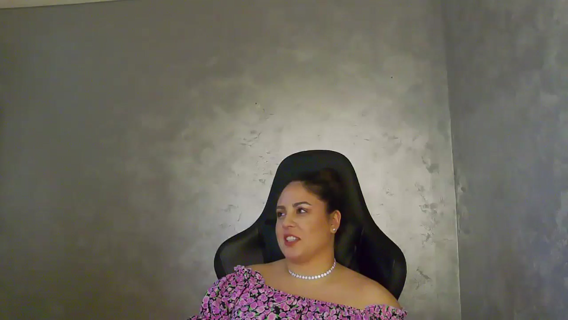 Gallery image thumbnail from NotVanilla's myfreecams stream on, 07/11/2025, 24:10 image 4 of 20