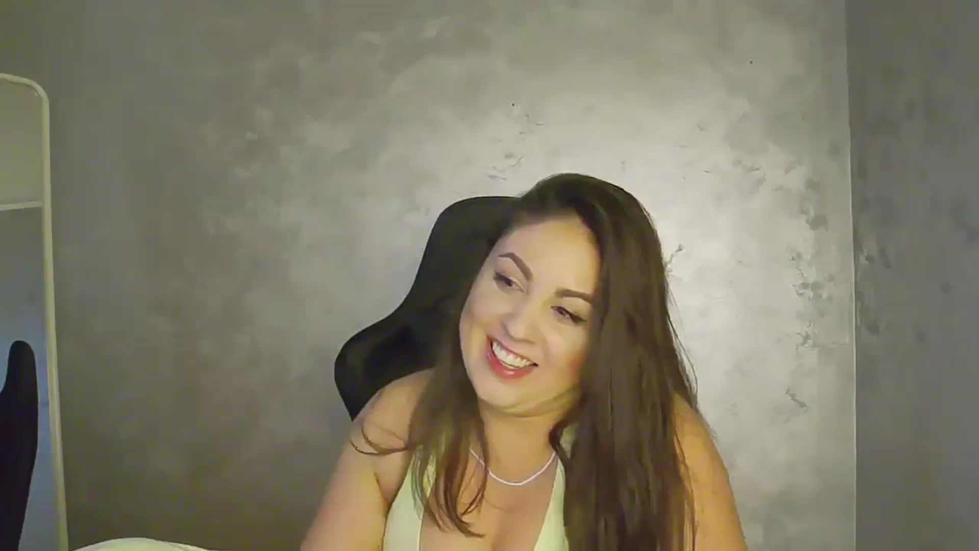 Gallery image thumbnail from NotVanilla's myfreecams stream on, 07/23/2025, 23:38 image 15 of 20