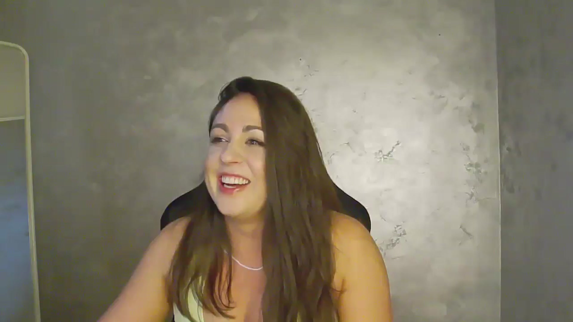 Gallery image thumbnail from NotVanilla's myfreecams stream on, 07/23/2025, 23:38 image 17 of 20