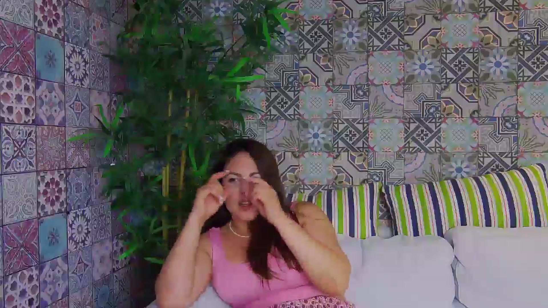 Gallery image thumbnail from NotVanilla's myfreecams stream on, 07/25/2025, 05:07 image 3 of 20