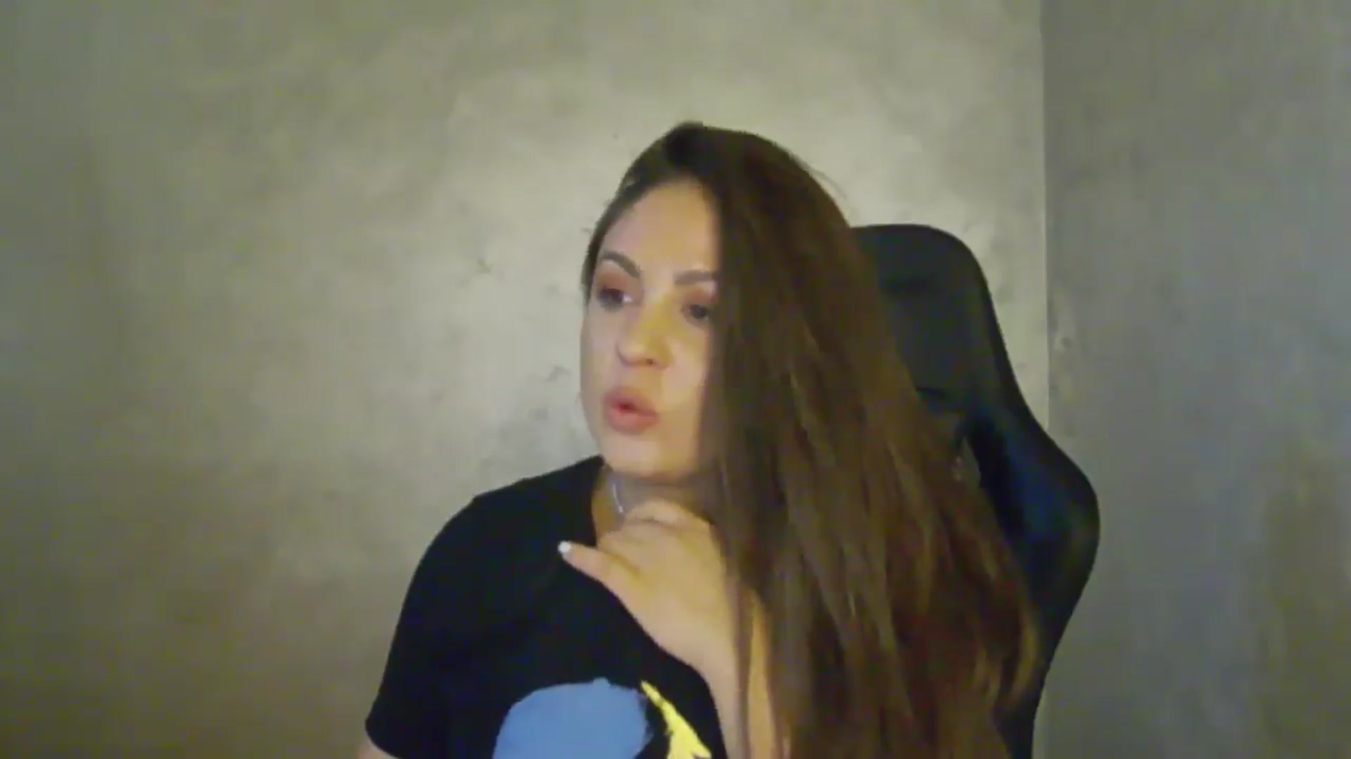 Gallery image thumbnail from NotVanilla's myfreecams stream on, 07/26/2025, 21:39 image 17 of 20
