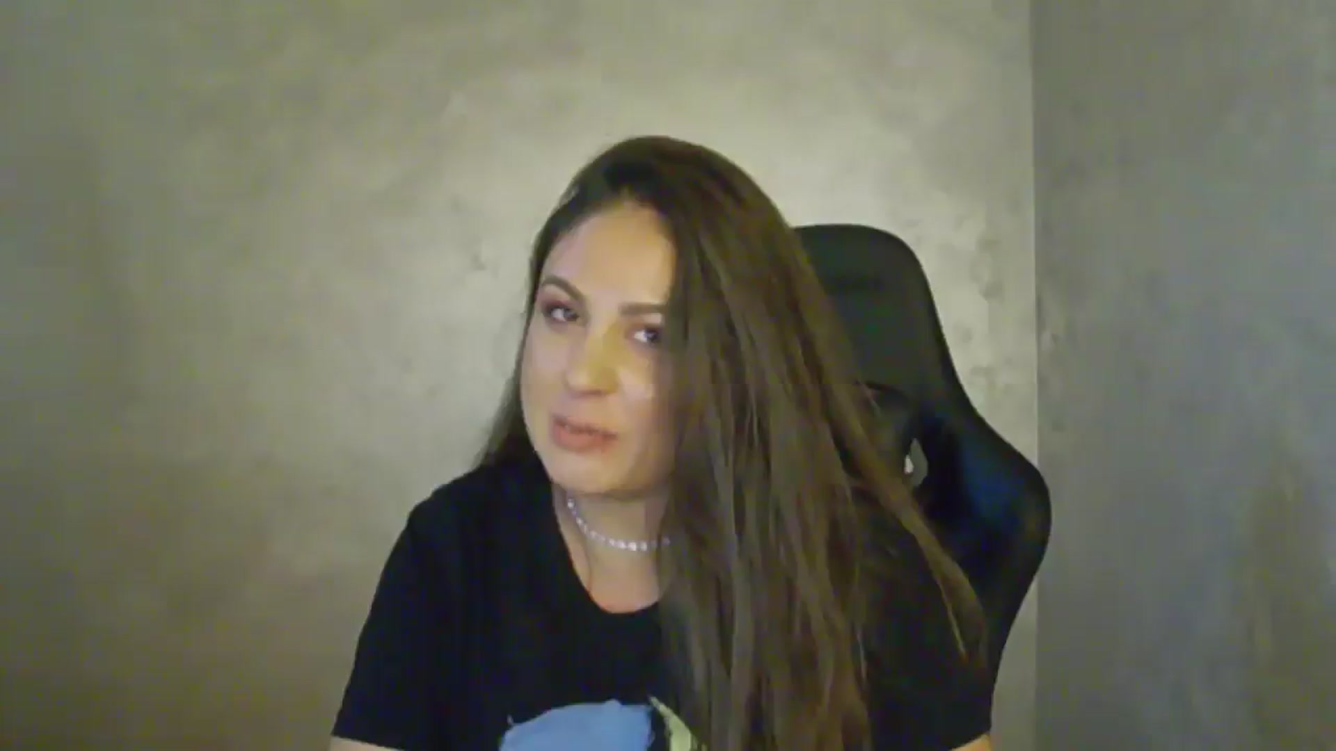 Gallery image thumbnail from NotVanilla's myfreecams stream on, 07/26/2025, 21:39 image 11 of 20