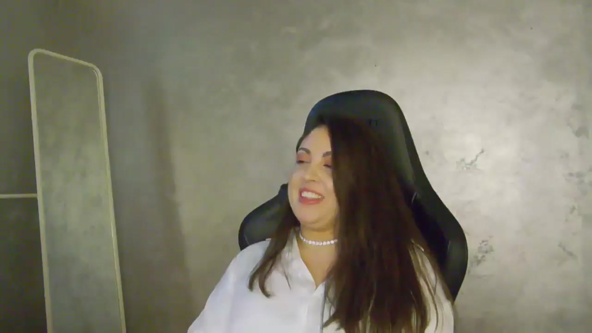 Gallery image thumbnail from NotVanilla's myfreecams stream on, 07/28/2025, 23:12 image 16 of 20