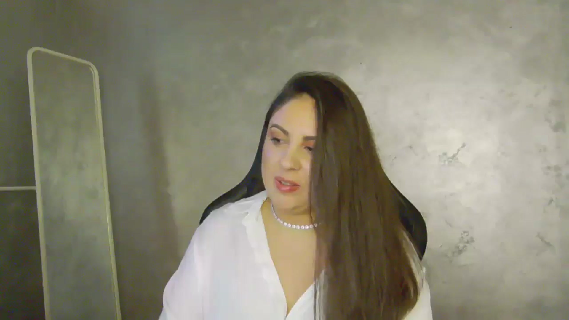 Gallery image thumbnail from NotVanilla's myfreecams stream on, 07/28/2025, 23:12 image 6 of 20