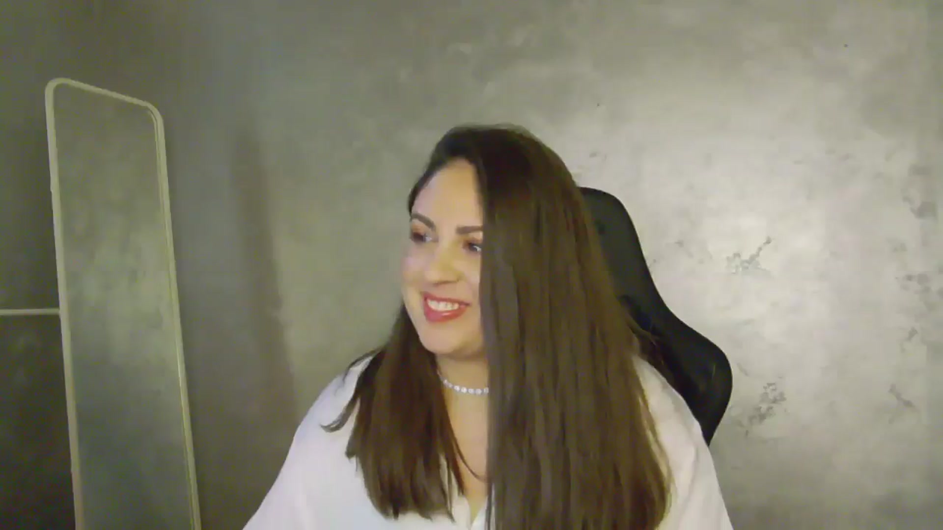 Gallery image thumbnail from NotVanilla's myfreecams stream on, 07/28/2025, 23:12 image 3 of 20