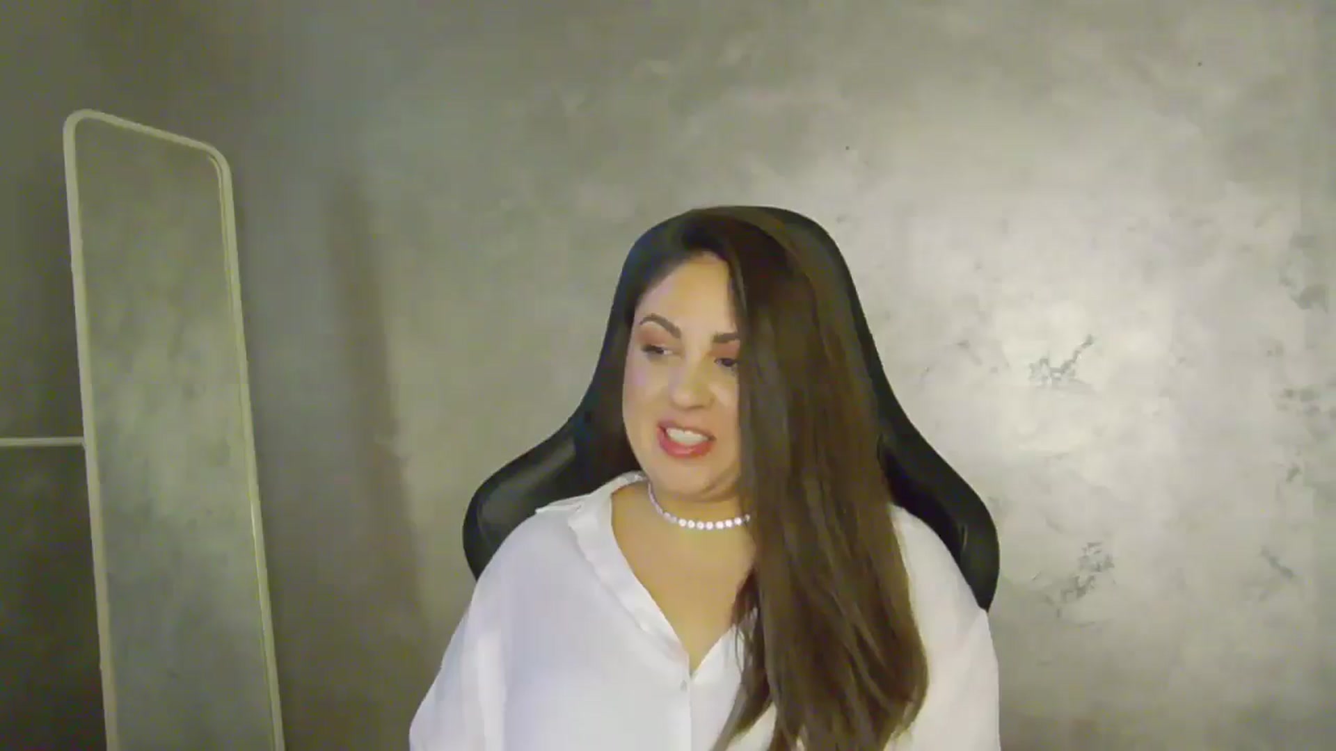 Gallery image thumbnail from NotVanilla's myfreecams stream on, 07/28/2025, 23:12 image 7 of 20