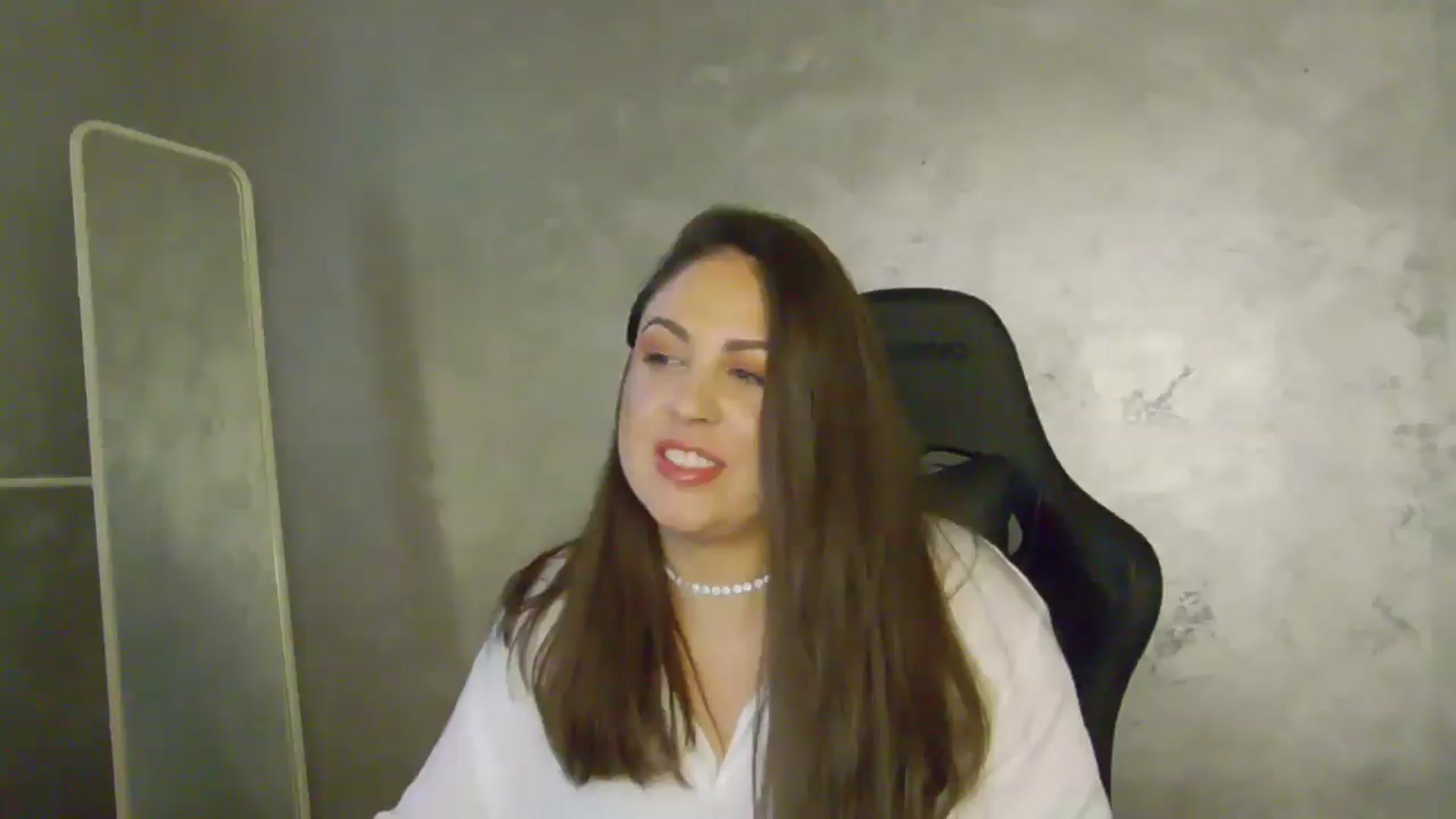 Gallery image thumbnail from NotVanilla's myfreecams stream on, 07/28/2025, 23:12 image 2 of 20