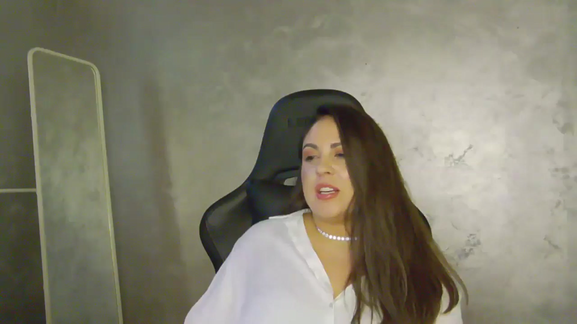 Gallery image thumbnail from NotVanilla's myfreecams stream on, 07/28/2025, 23:12 image 8 of 20