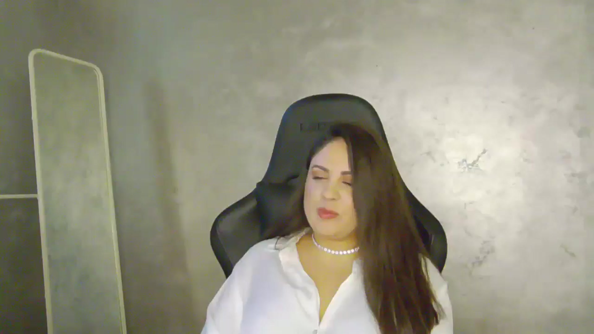 Gallery image thumbnail from NotVanilla's myfreecams stream on, 07/28/2025, 23:12 image 12 of 20
