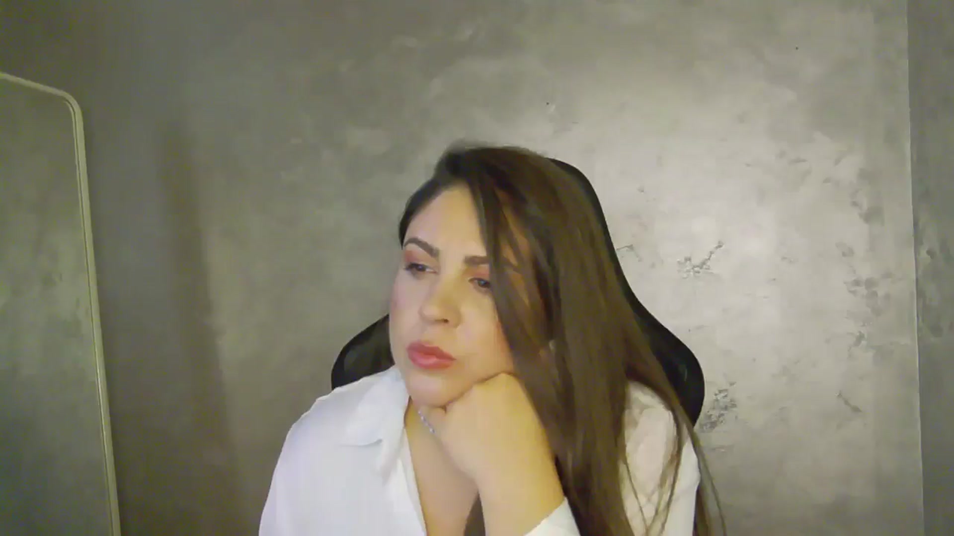 Gallery image thumbnail from NotVanilla's myfreecams stream on, 07/28/2025, 23:46 image 17 of 20