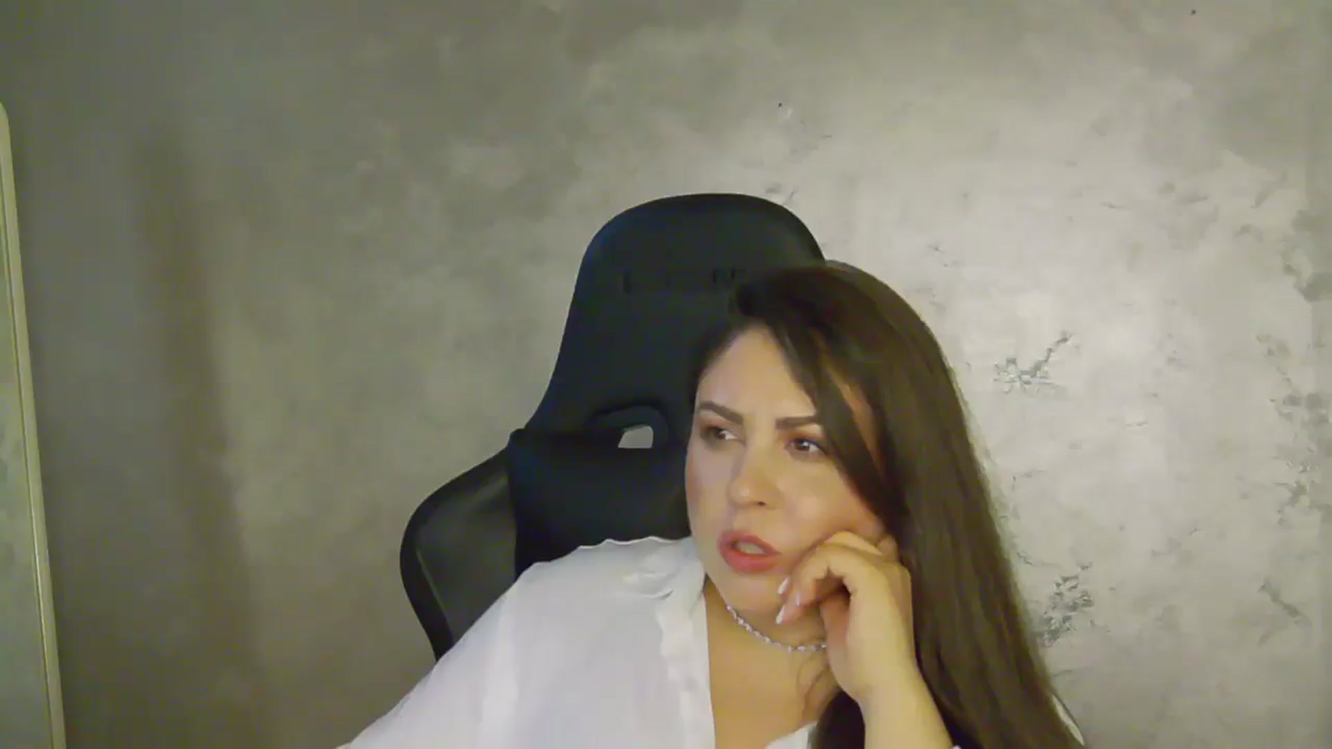 Gallery image thumbnail from NotVanilla's myfreecams stream on, 07/28/2025, 23:46 image 10 of 20