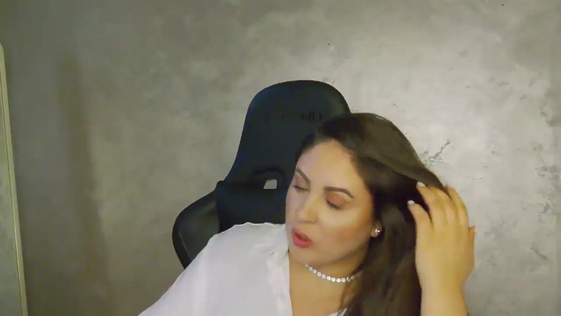Gallery image thumbnail from NotVanilla's myfreecams stream on, 07/28/2025, 23:46 image 6 of 20