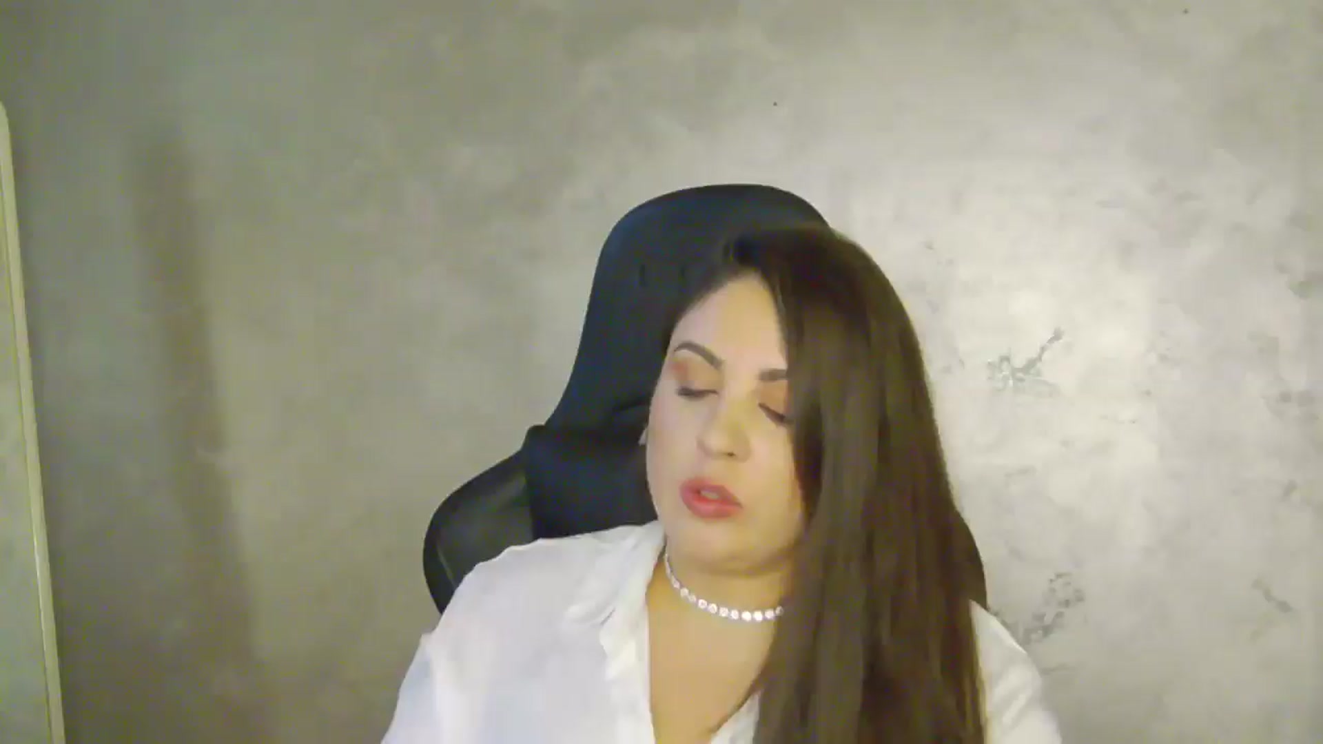 Gallery image thumbnail from NotVanilla's myfreecams stream on, 07/28/2025, 23:46 image 1 of 20