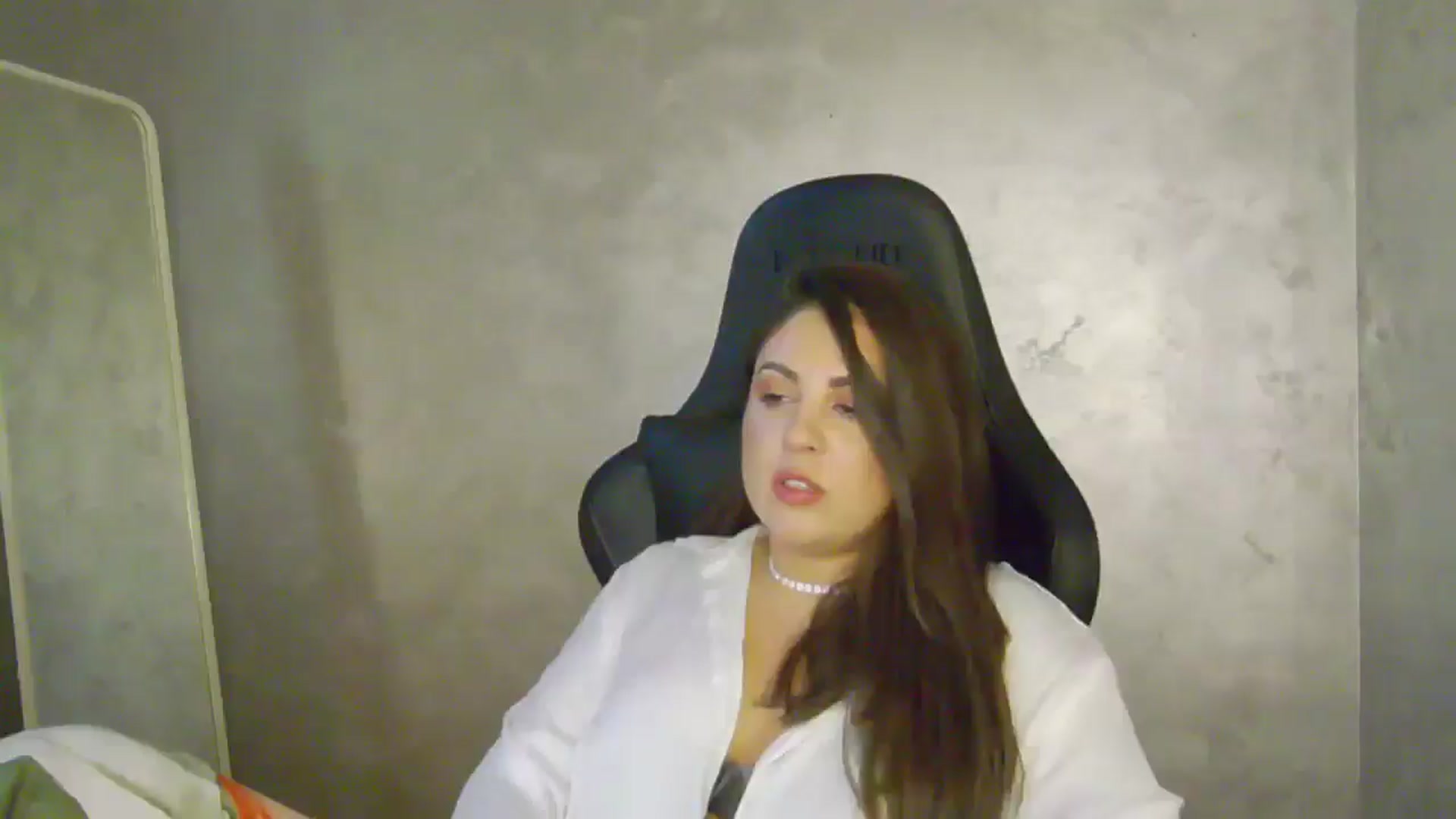 Gallery image thumbnail from NotVanilla's myfreecams stream on, 07/29/2025, 01:43 image 13 of 20