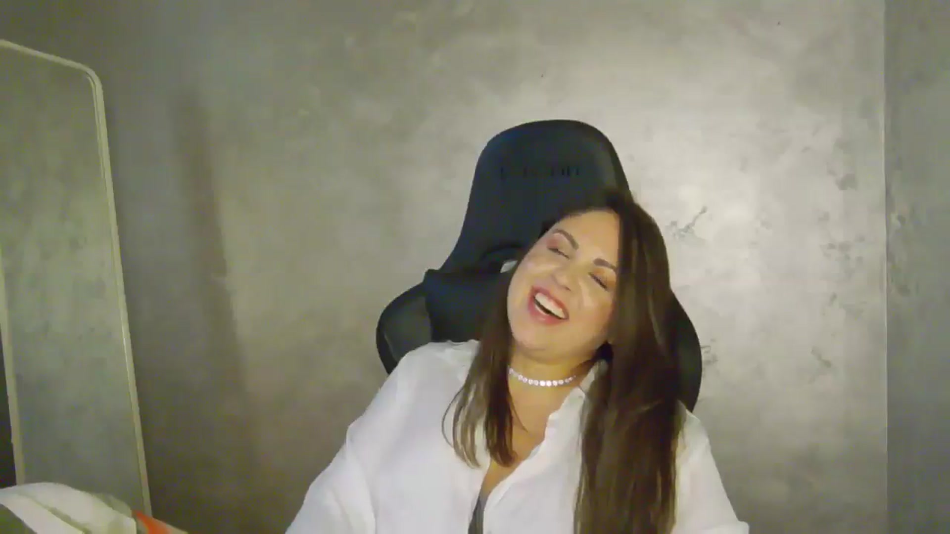 Gallery image thumbnail from NotVanilla's myfreecams stream on, 07/29/2025, 01:43 image 9 of 20