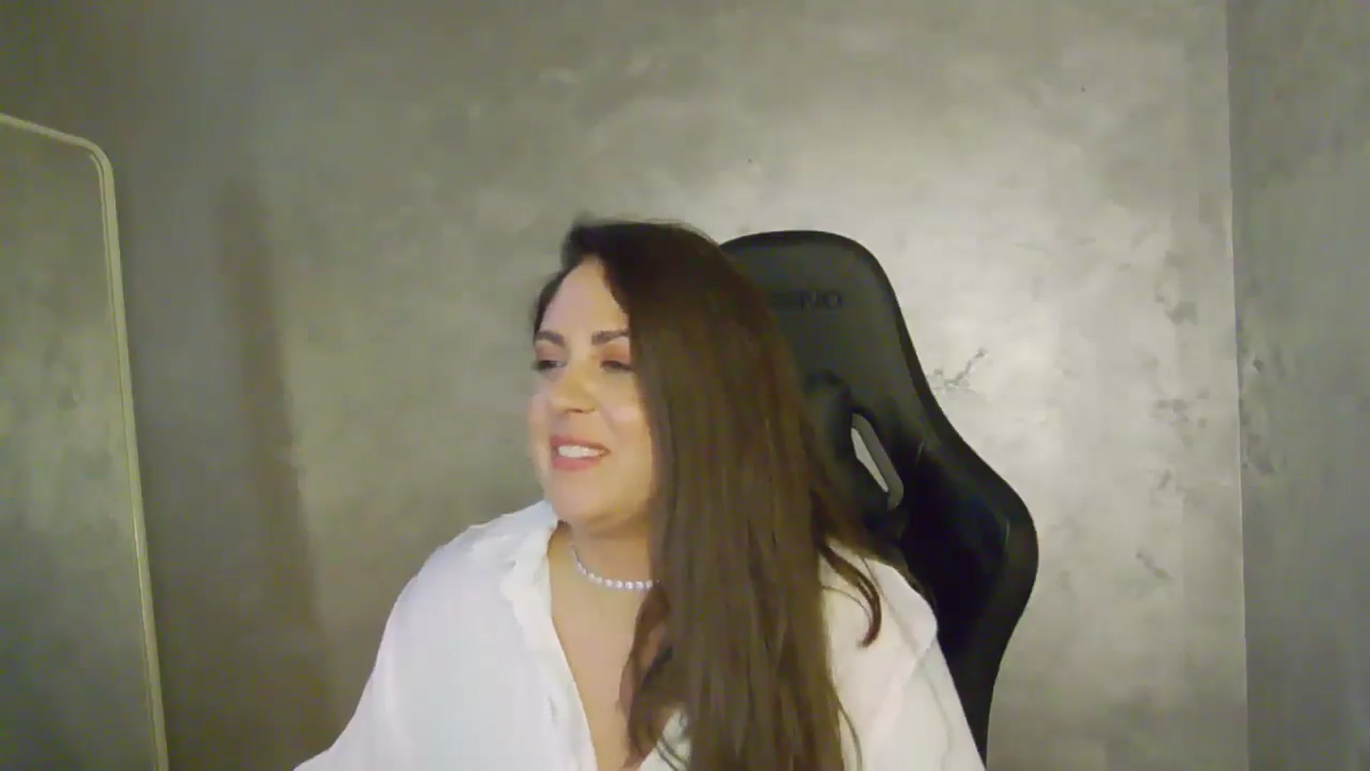 Gallery image thumbnail from NotVanilla's myfreecams stream on, 07/29/2025, 01:43 image 18 of 20