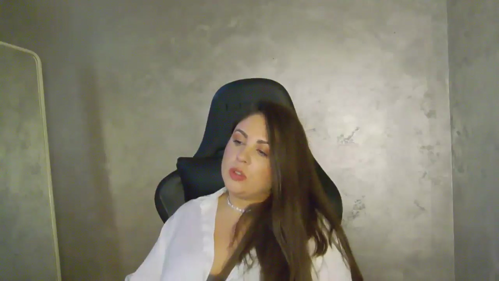 Gallery image thumbnail from NotVanilla's myfreecams stream on, 07/29/2025, 01:43 image 17 of 20