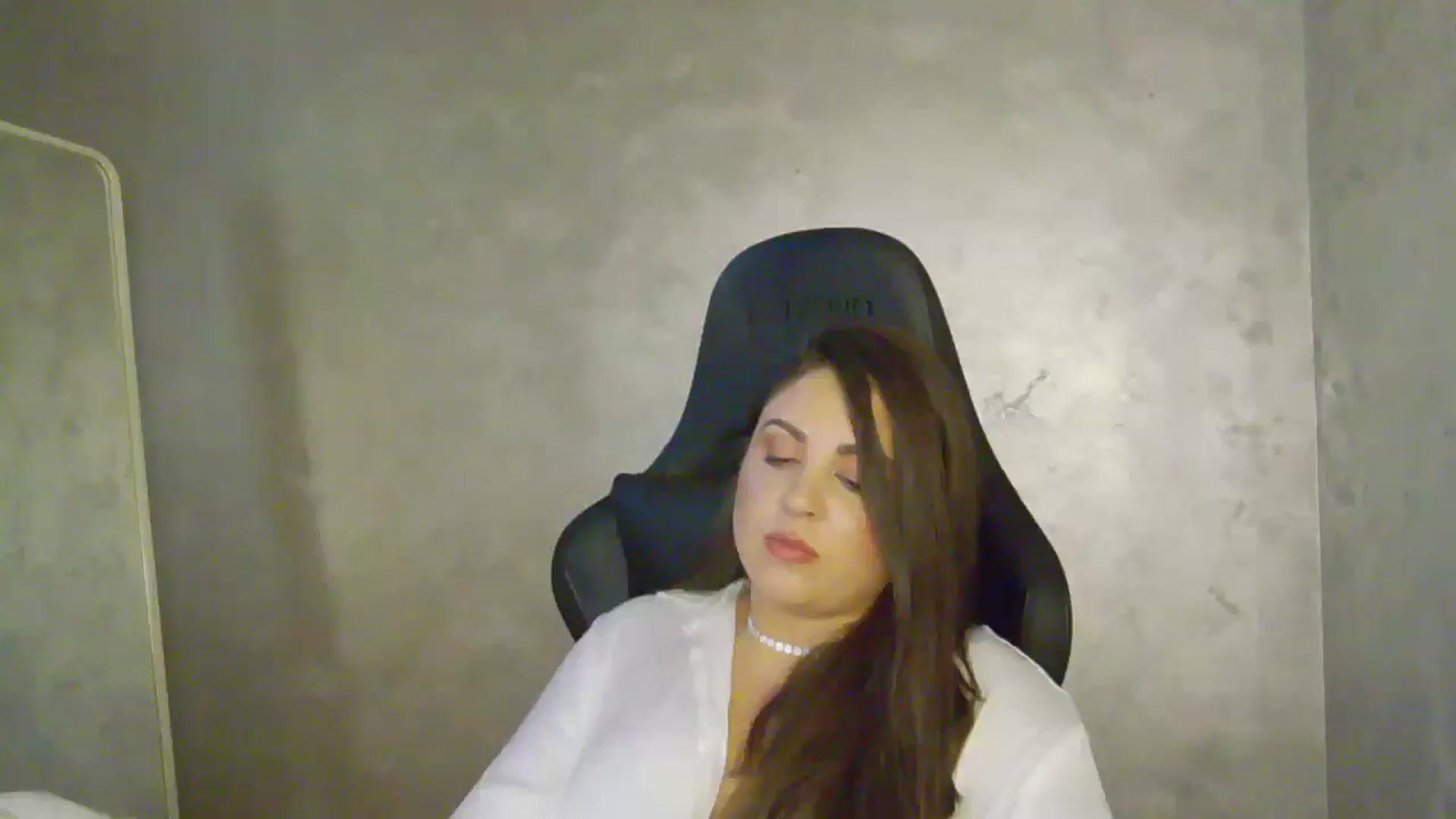 Gallery image thumbnail from NotVanilla's myfreecams stream on, 07/29/2025, 01:43 image 14 of 20