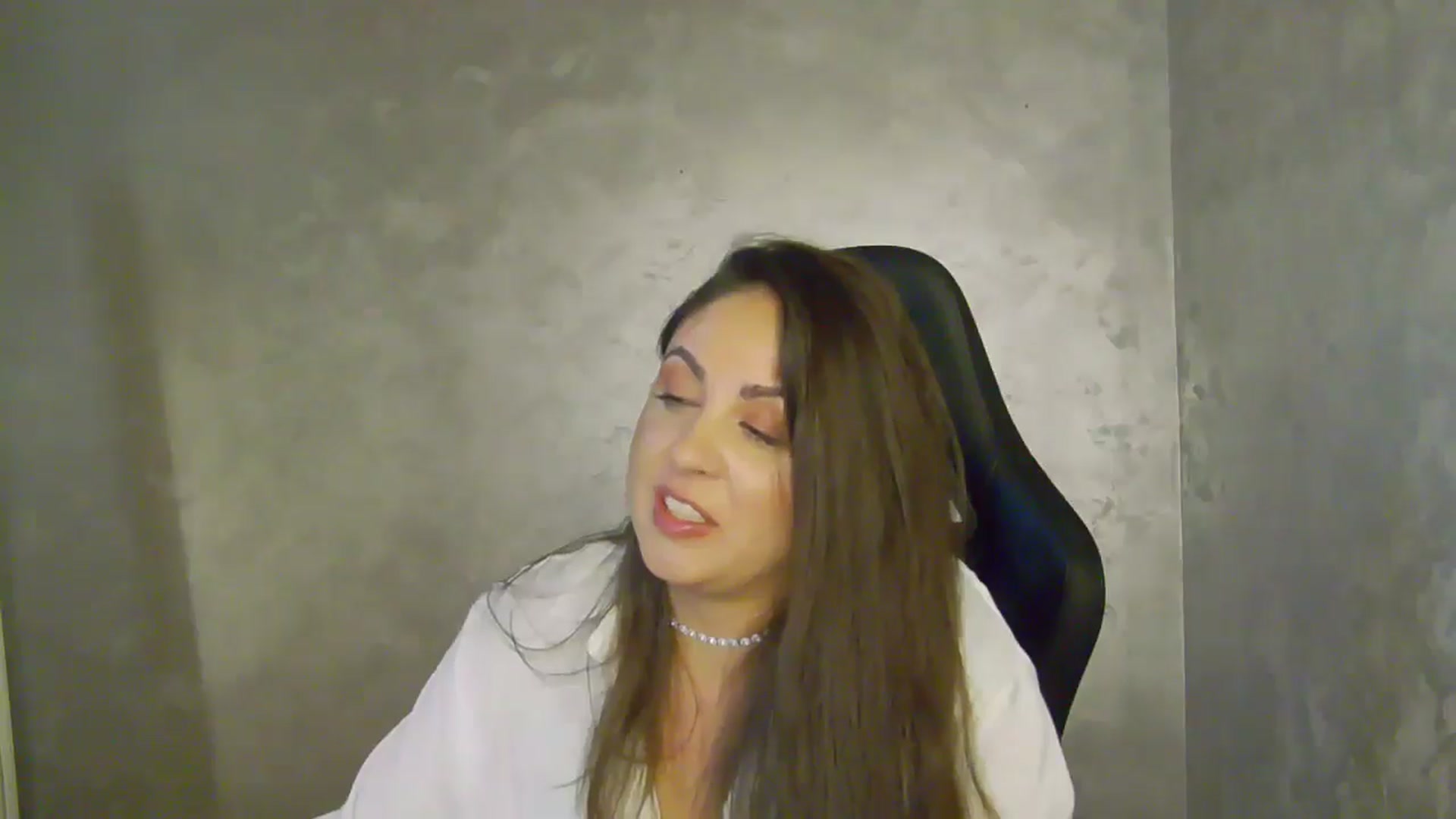 Gallery image thumbnail from NotVanilla's myfreecams stream on, 07/29/2025, 03:39 image 2 of 20