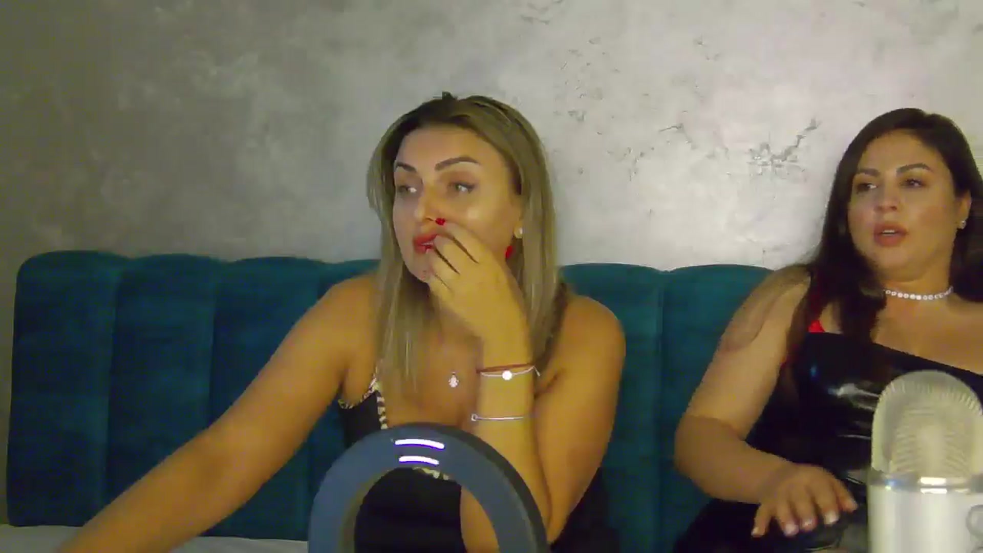 Gallery image thumbnail from NotVanilla's myfreecams stream on, 08/01/2025, 24:02 image 14 of 20