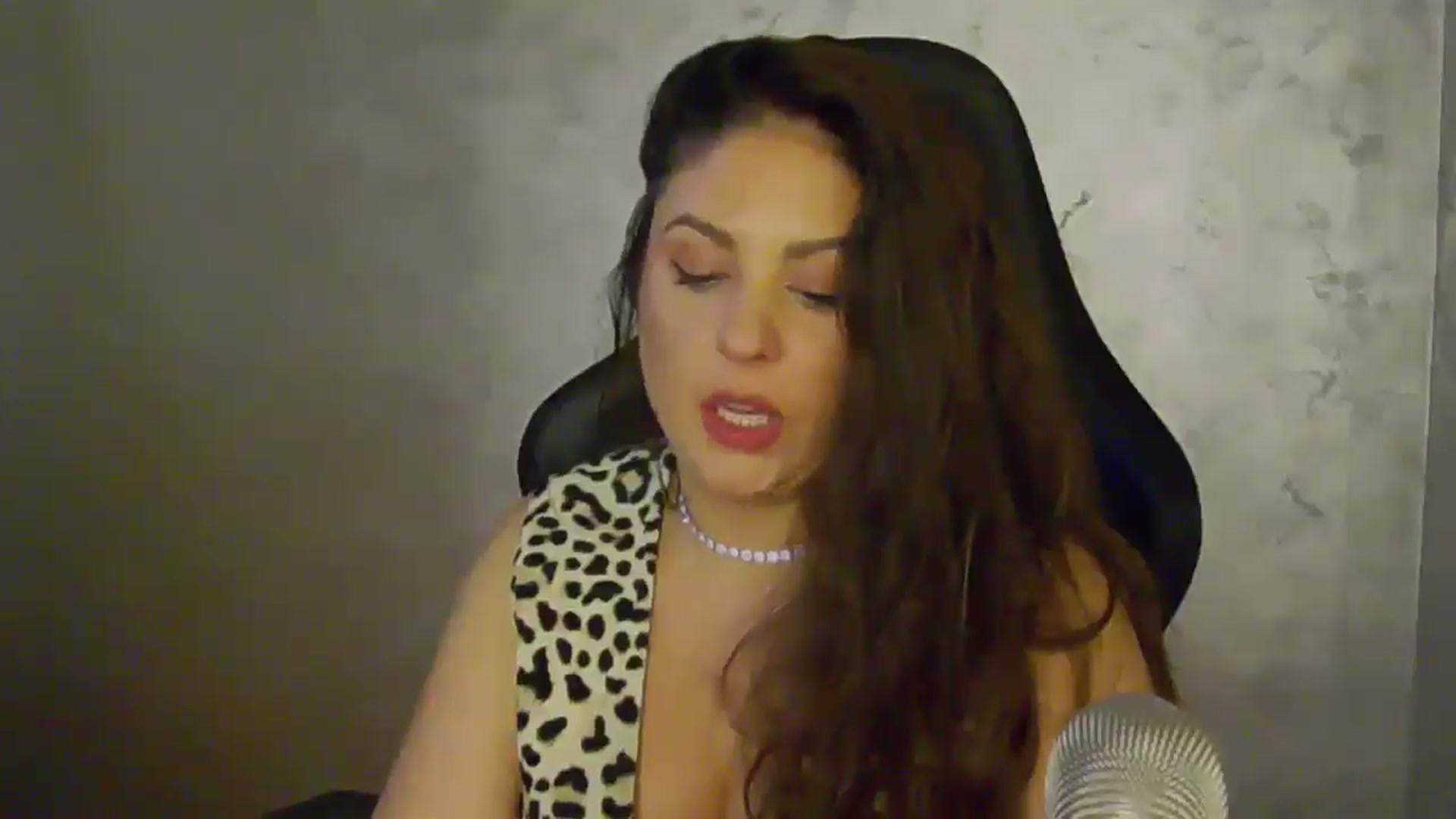 Gallery image thumbnail from NotVanilla's myfreecams stream on, 09/02/2025, 02:10 image 16 of 20
