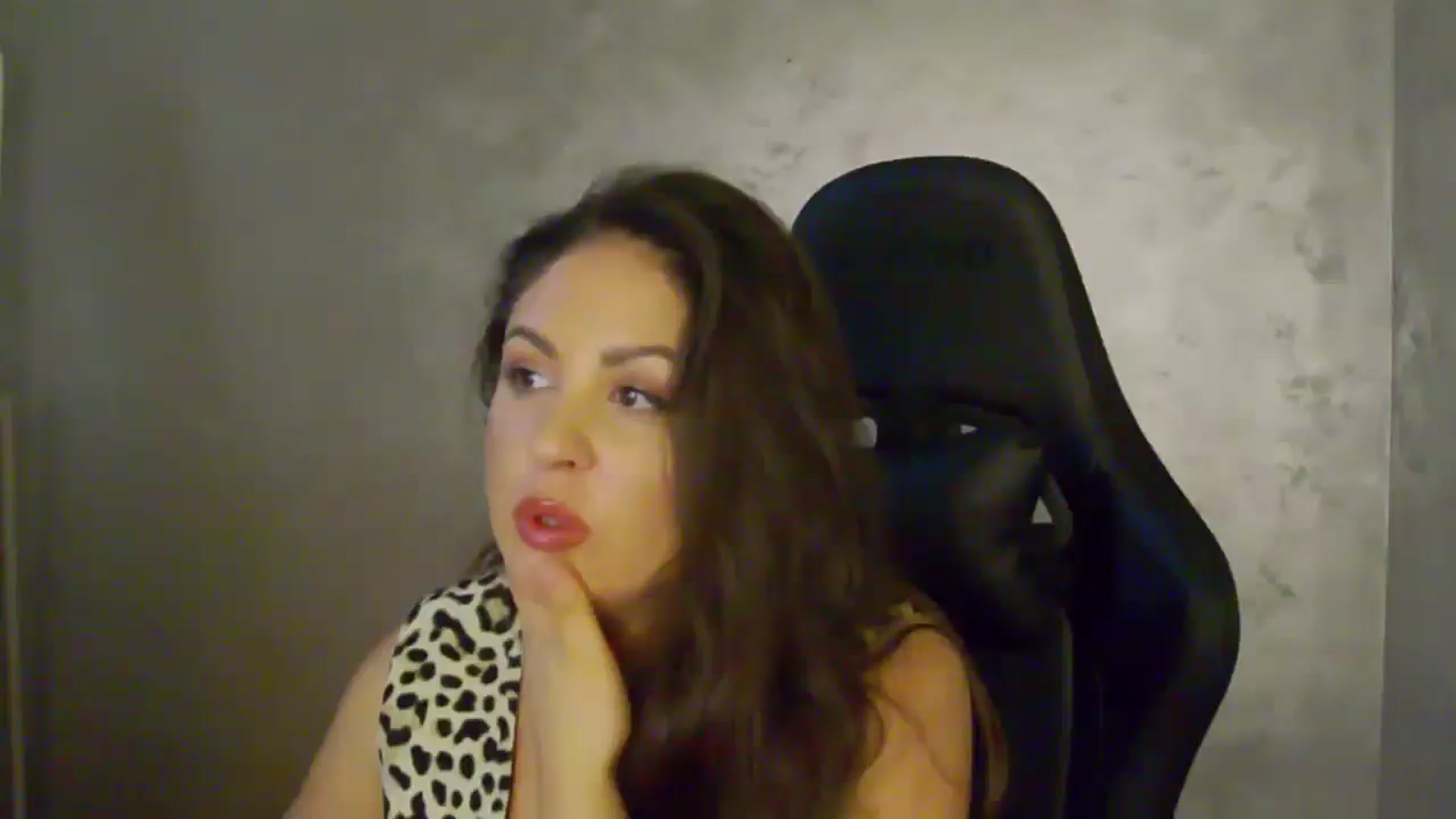Gallery image thumbnail from NotVanilla's myfreecams stream on, 09/02/2025, 03:25 image 5 of 20
