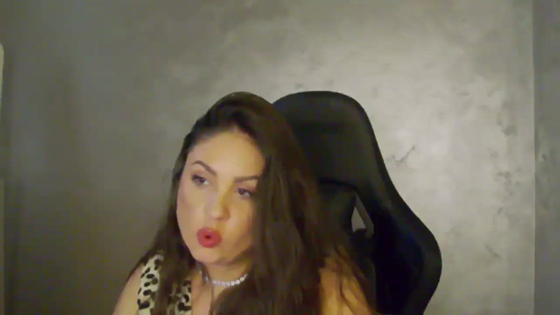 Gallery image thumbnail from NotVanilla's myfreecams stream on, 09/02/2025, 04:00 image 16 of 20