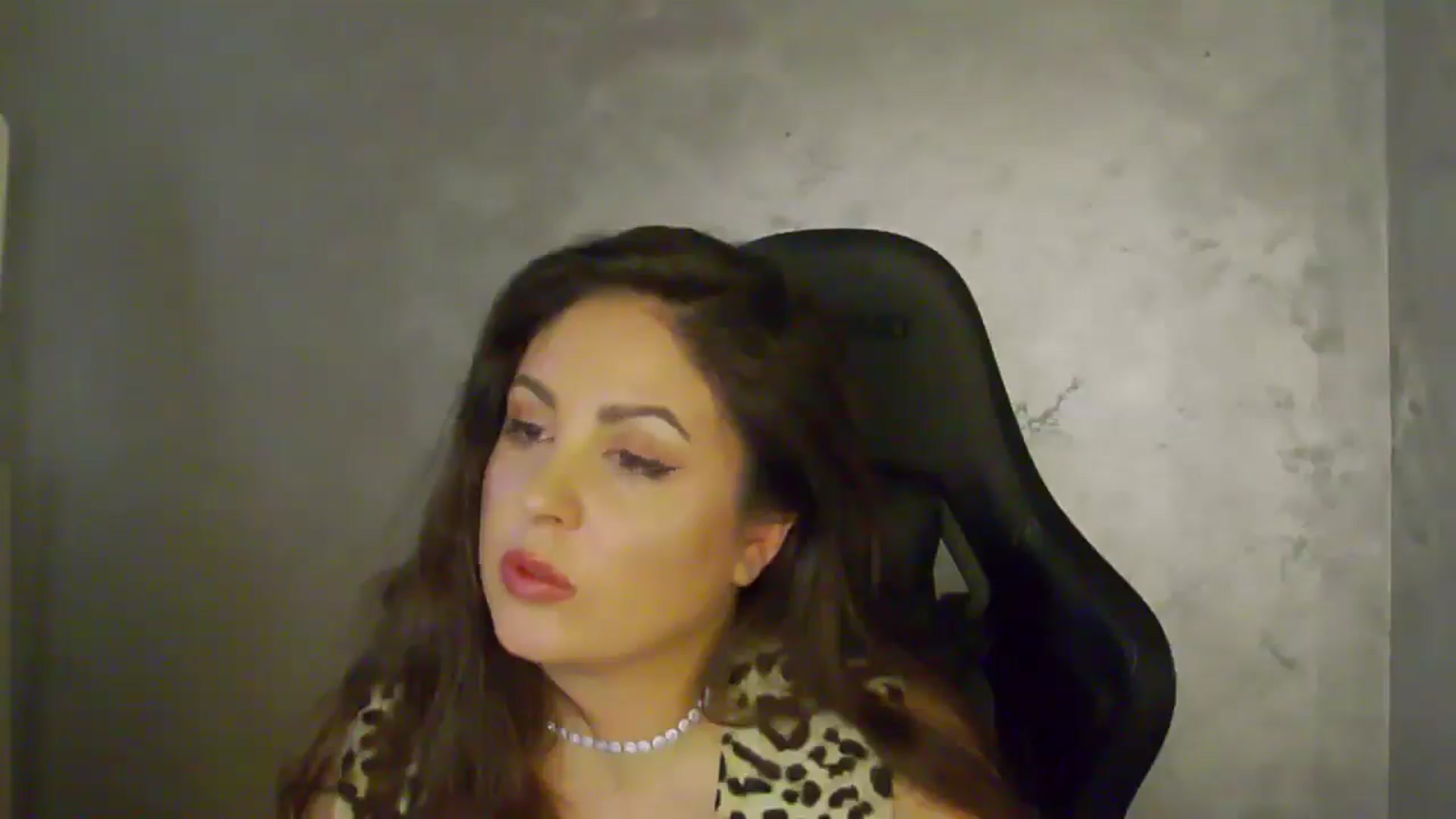 Gallery image thumbnail from NotVanilla's myfreecams stream on, 09/02/2025, 04:00 image 4 of 20