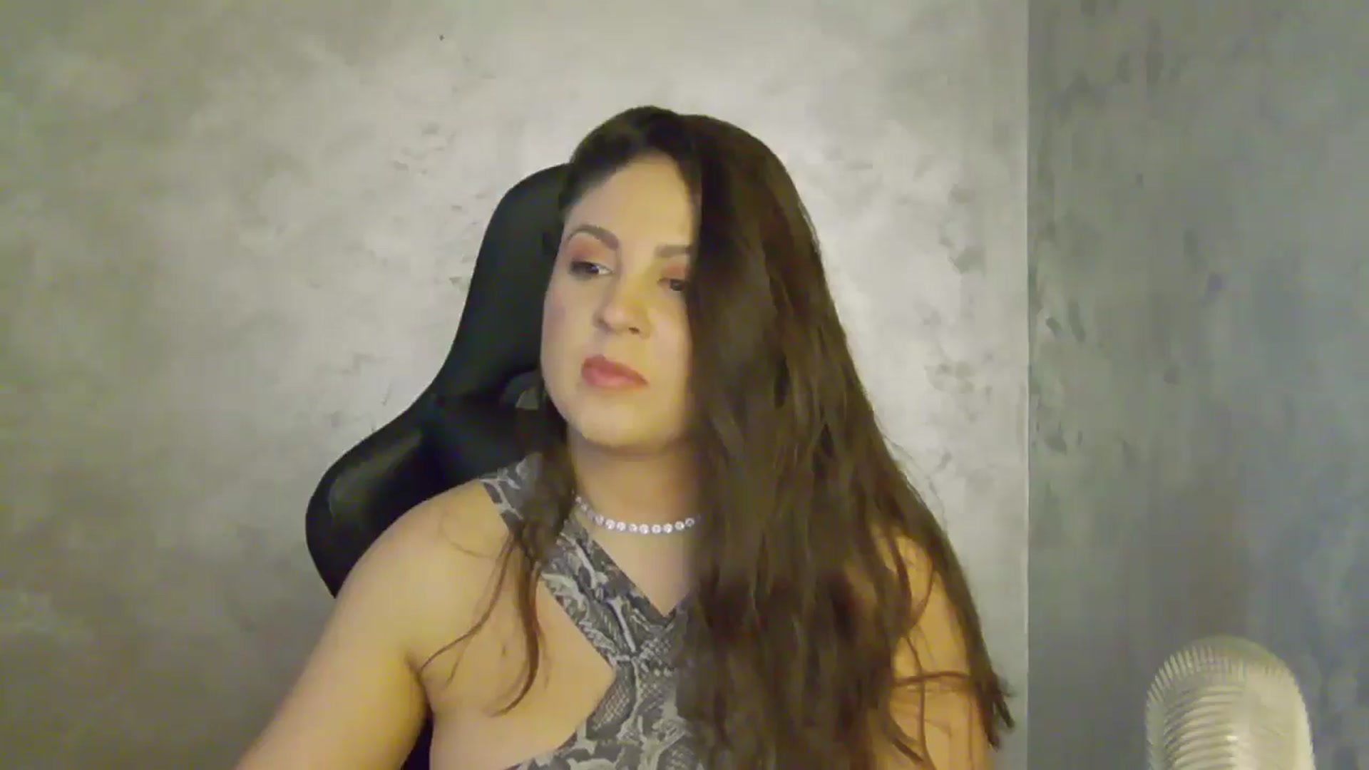 Gallery image thumbnail from NotVanilla's myfreecams stream on, 09/02/2025, 23:33 image 5 of 20