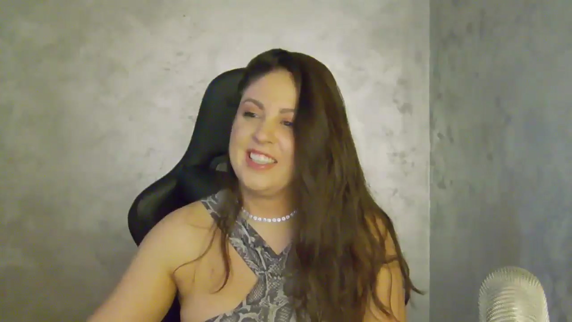 Gallery image thumbnail from NotVanilla's myfreecams stream on, 09/02/2025, 23:33 image 3 of 20