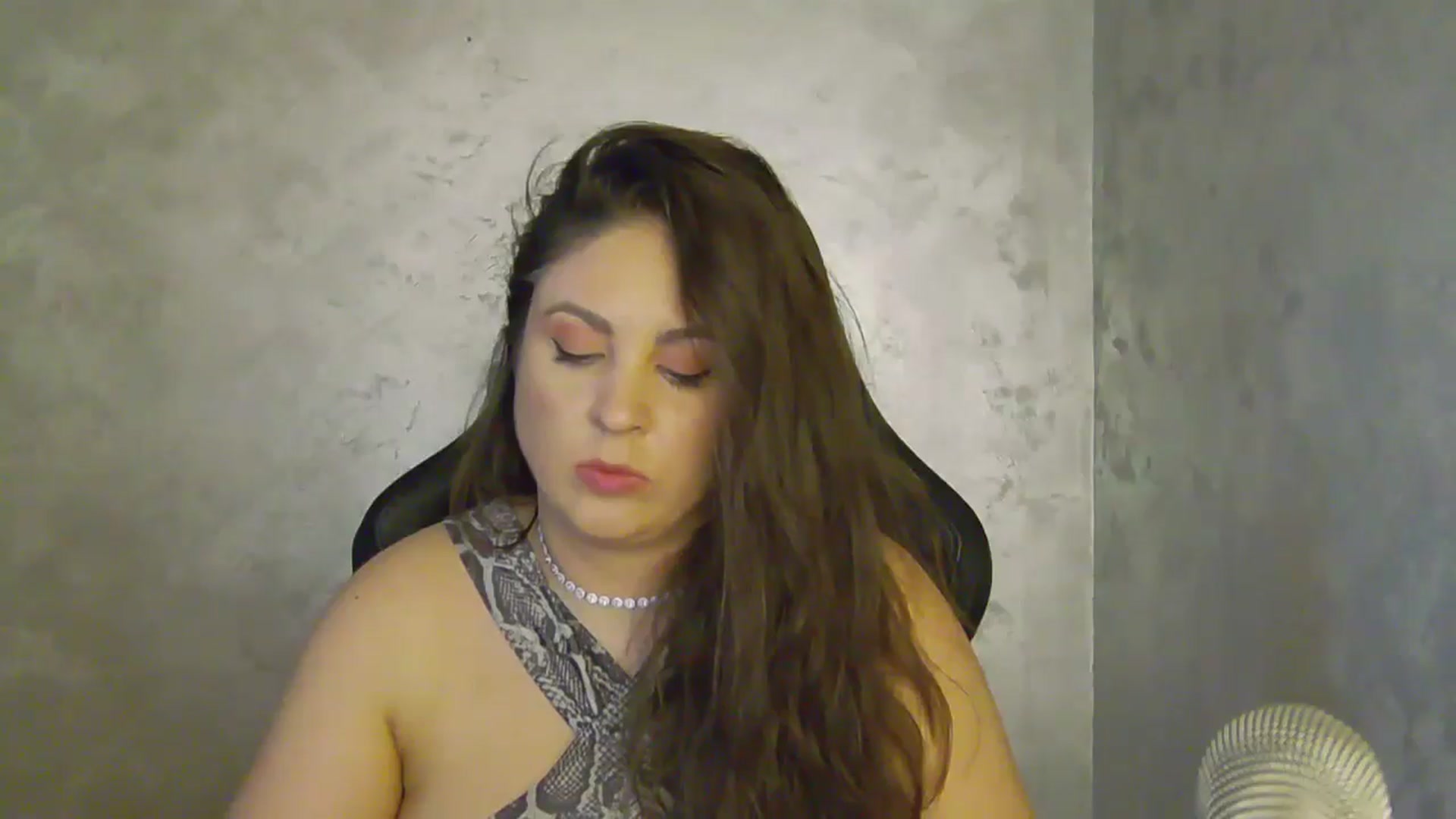 Gallery image thumbnail from NotVanilla's myfreecams stream on, 09/03/2025, 24:48 image 13 of 20