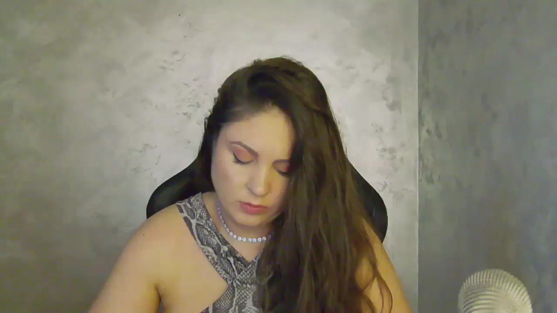 Gallery image thumbnail from NotVanilla's myfreecams stream on, 09/03/2025, 24:48 image 7 of 20