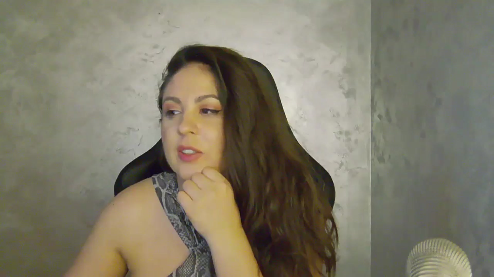 Gallery image thumbnail from NotVanilla's myfreecams stream on, 09/03/2025, 24:48 image 2 of 20