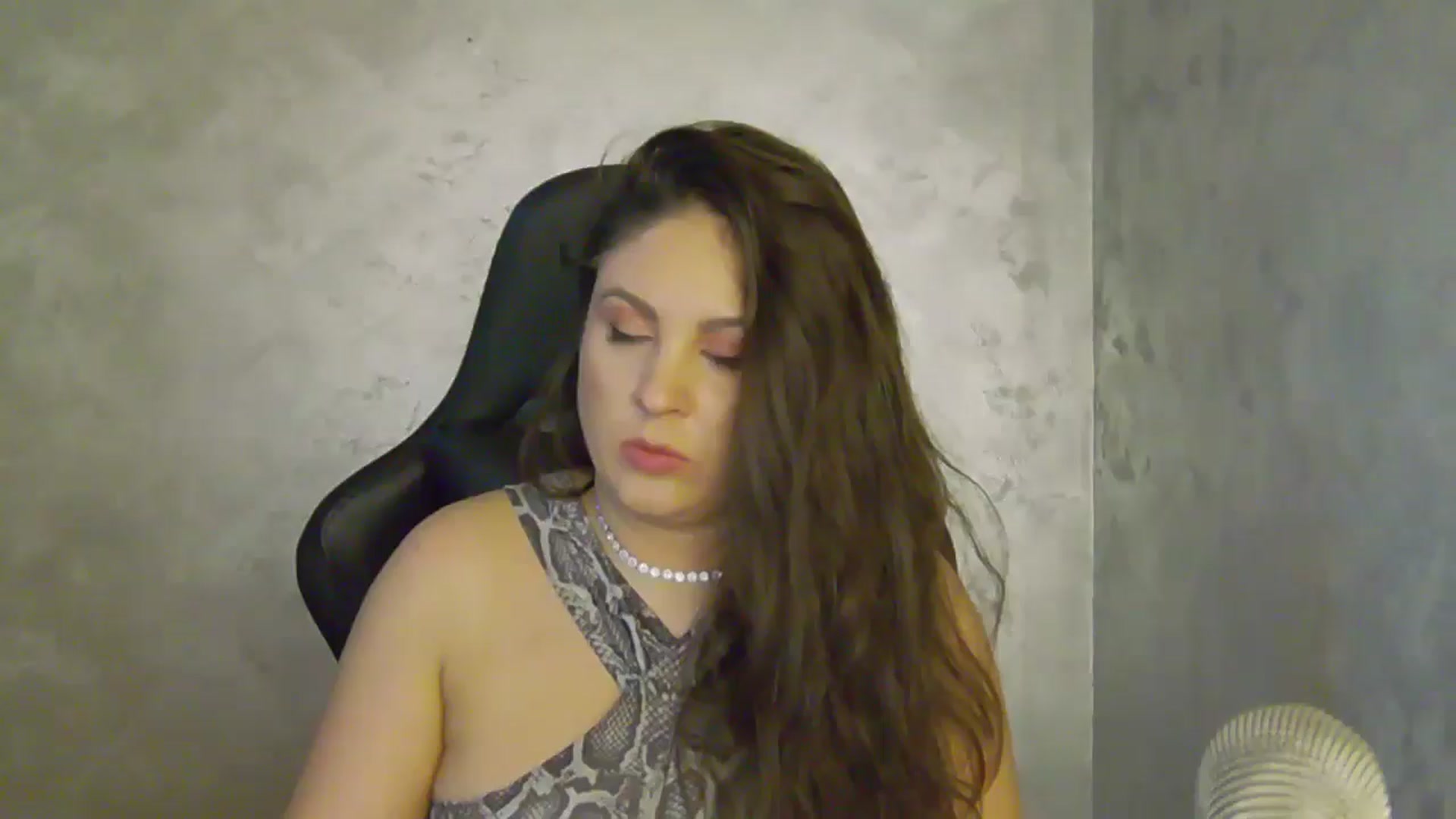 Gallery image thumbnail from NotVanilla's myfreecams stream on, 09/03/2025, 24:48 image 12 of 20