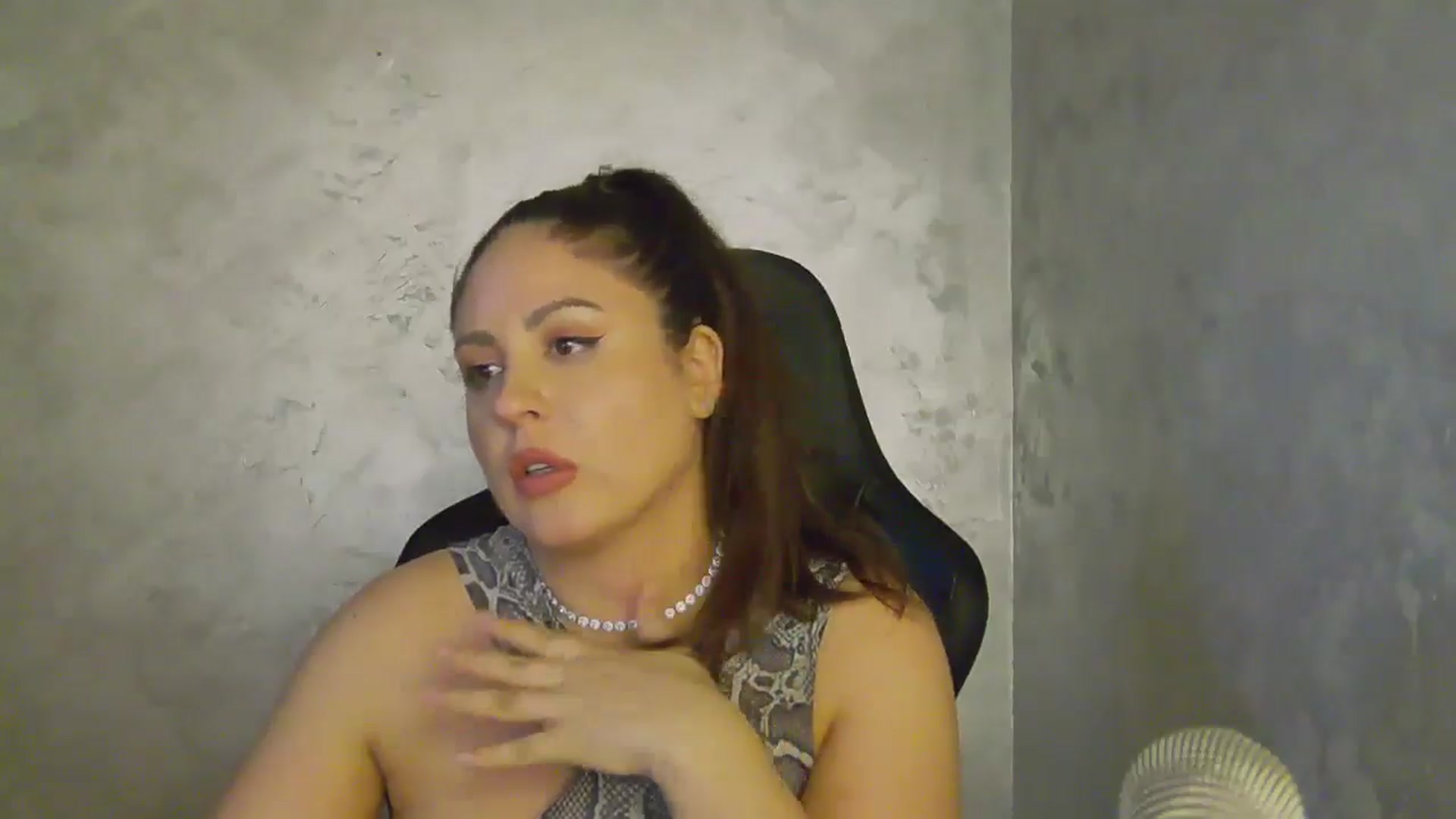 Gallery image thumbnail from NotVanilla's myfreecams stream on, 09/03/2025, 04:24 image 19 of 20