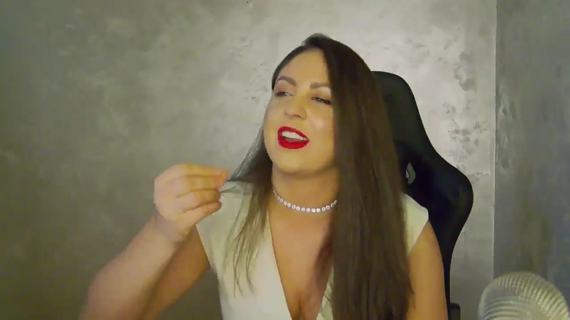 Gallery image thumbnail from NotVanilla's myfreecams stream on, 09/04/2025, 24:08 image 20 of 20