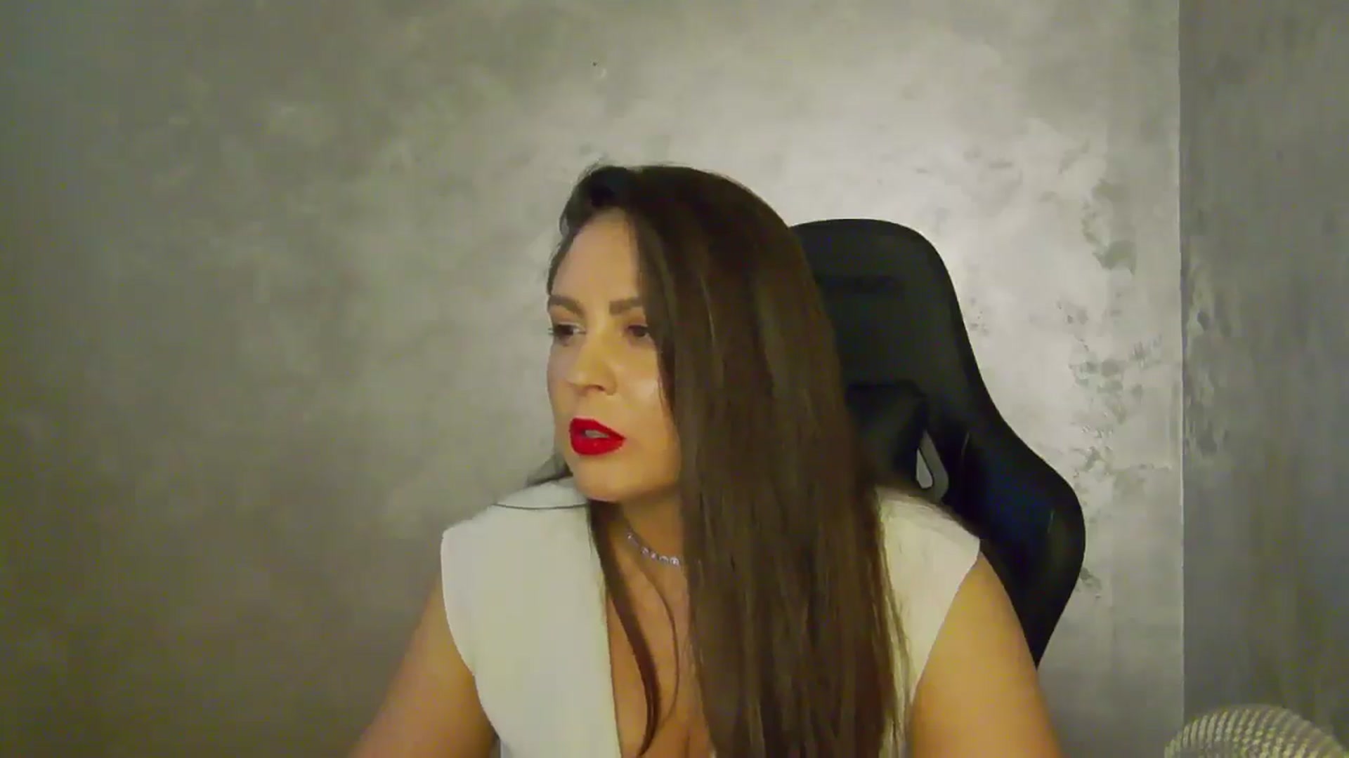 Gallery image thumbnail from NotVanilla's myfreecams stream on, 09/04/2025, 06:35 image 2 of 20