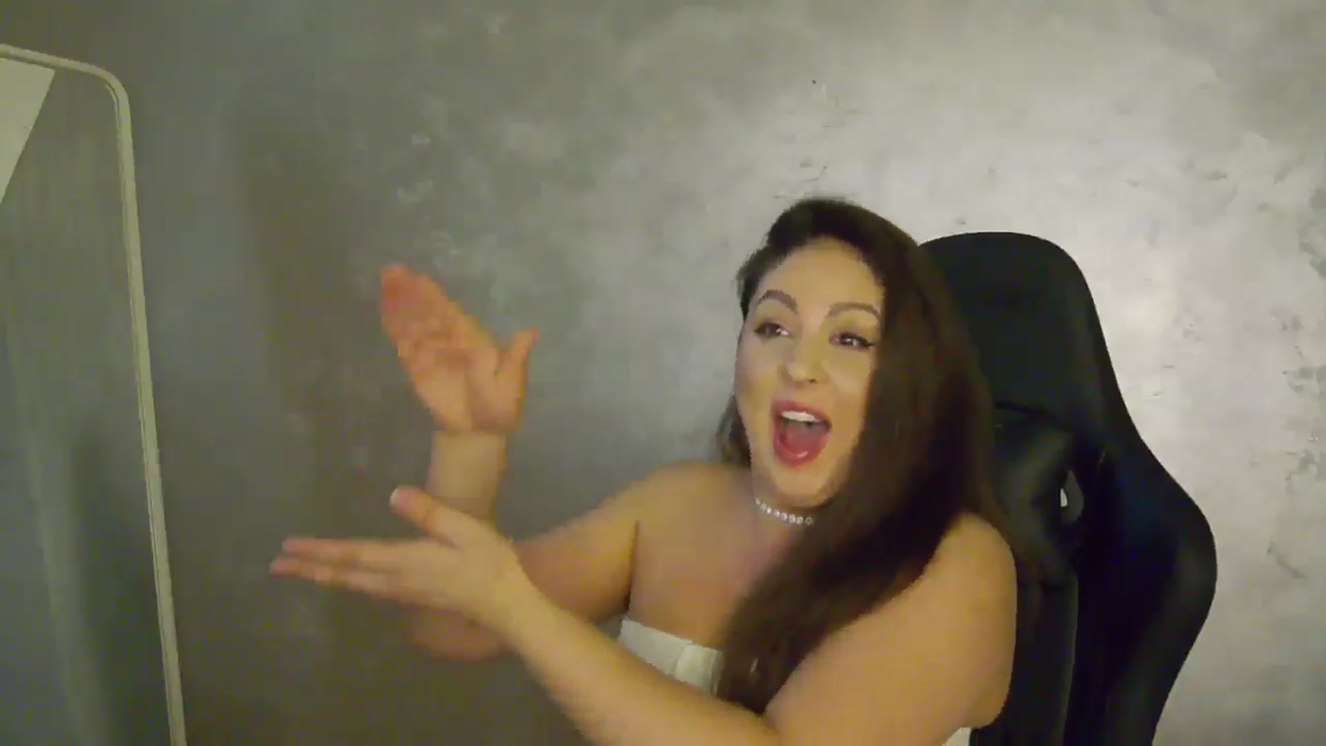 Gallery image thumbnail from NotVanilla's myfreecams stream on, 09/10/2025, 22:58 image 10 of 20